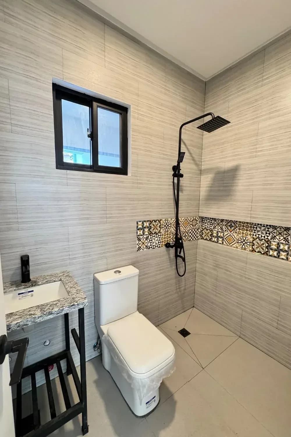 Brand New Elegant 4BR Duplex House and Lot For Sale in Pilar Village, Las Piñas City
