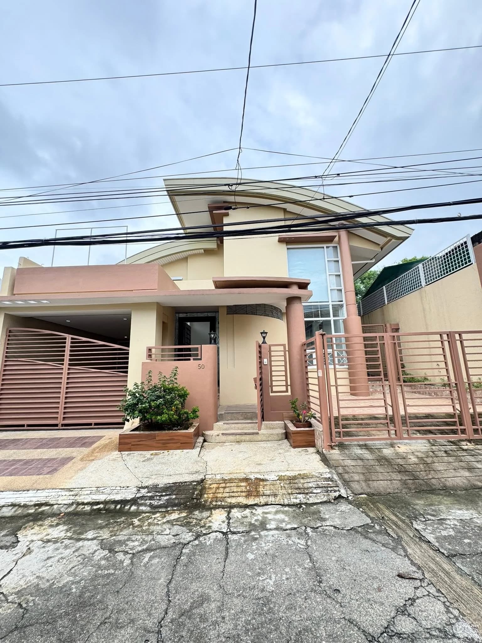 Pre-Owned House & Lot For Sale in Better Living, Parañaque City — Photo 4
