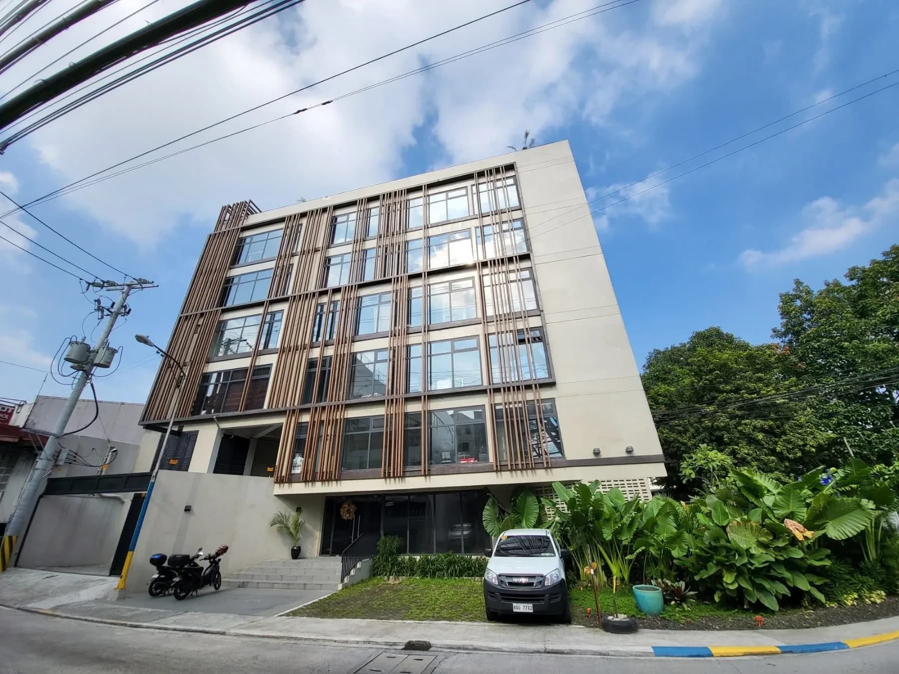 RUSH SALE: Office Building in New Zaniga, Mandaluyong