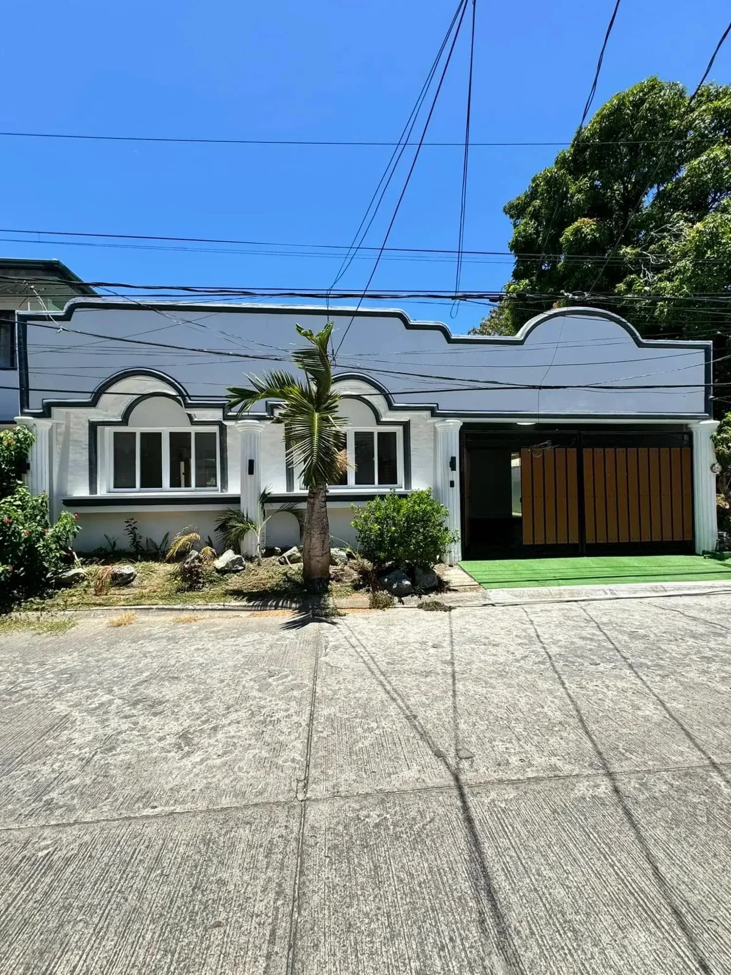 Modern Bungalow House and Lot For Sale in BF Homes, Parañaque City