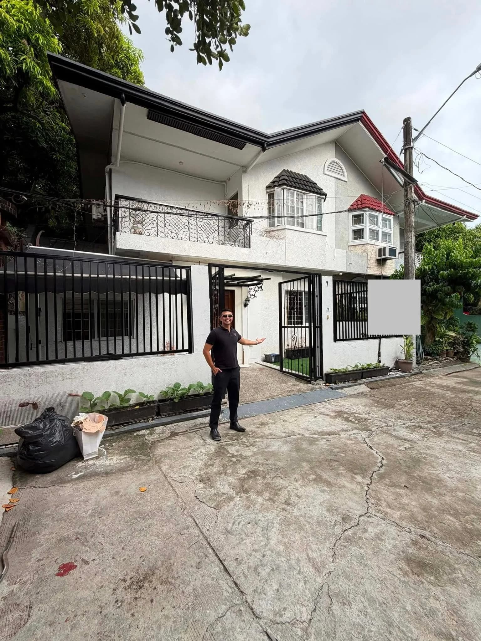 Contemporary Style House and Lot For Sale In Better Living Subd., Parañaque City — Photo 3