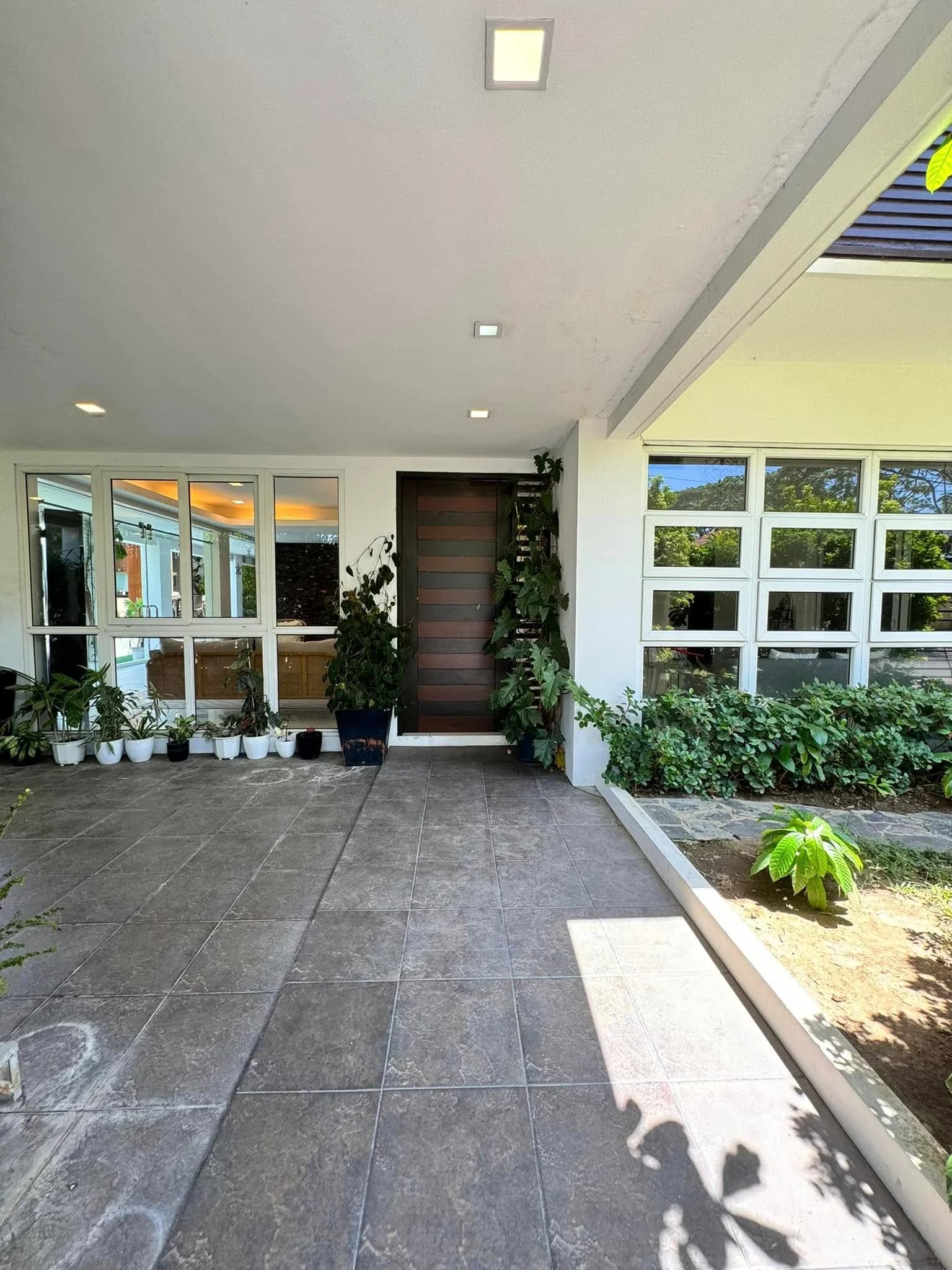 Modern Tropical House and Lot For Sale in Merville Park, Parañaque City