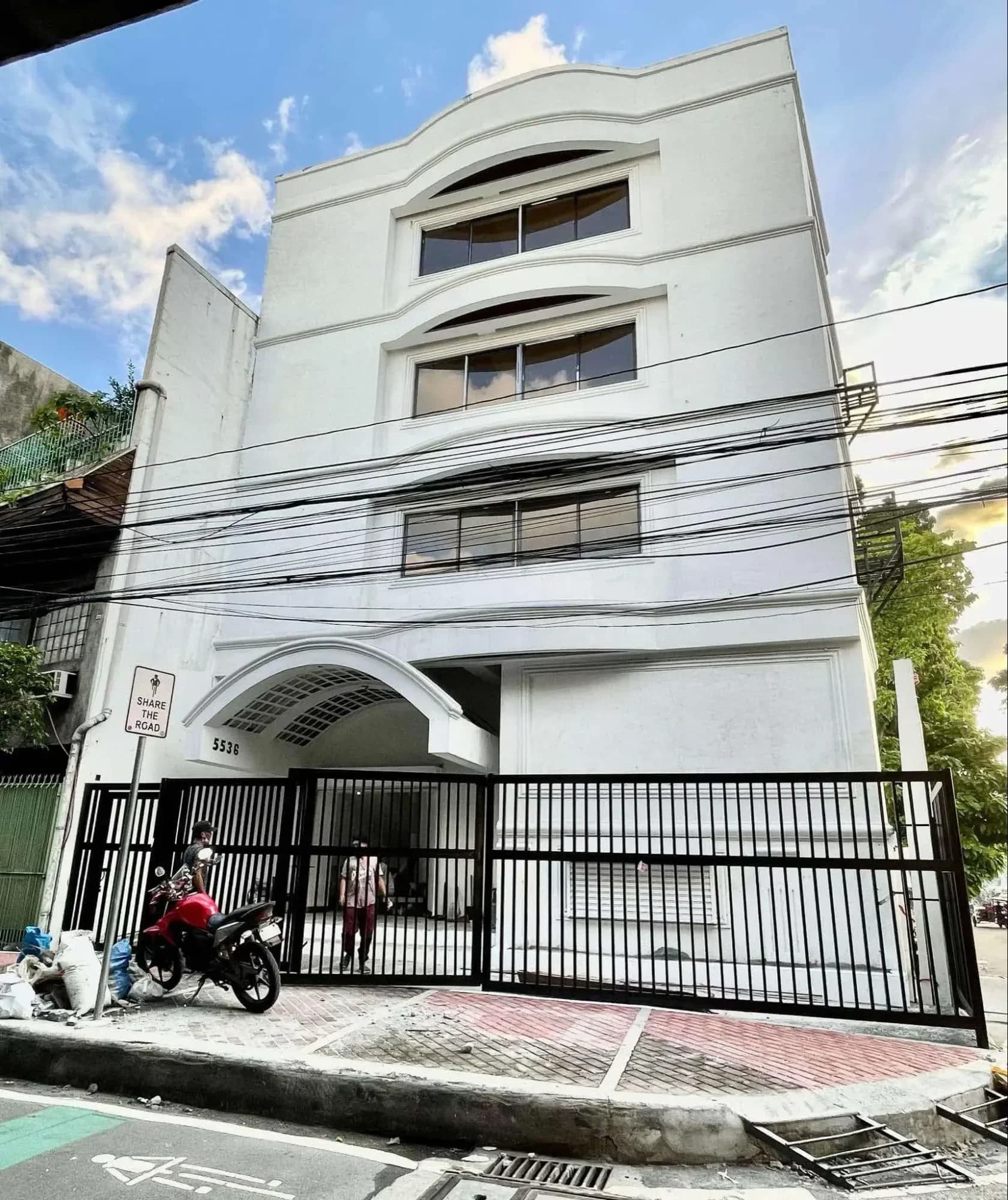 Commercial Building For Lease or Rent Near Waltermart, Osmeña Highway, Makati City
