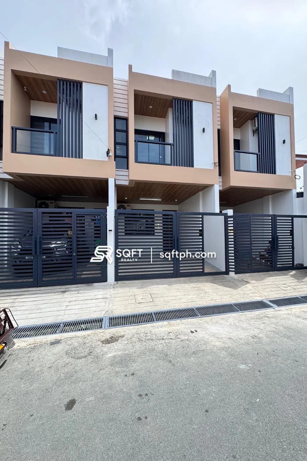 Brand New Modern Townhouse For Sale In Moonwalk Village, Las Piñas City