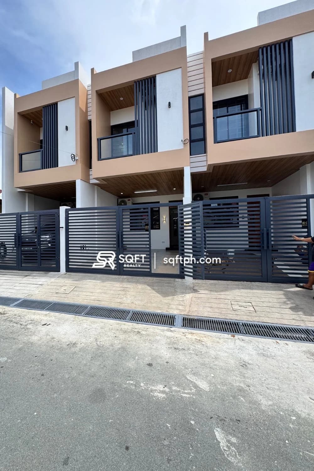 Brand New Modern Townhouse For Sale In Moonwalk Village, Las Piñas City