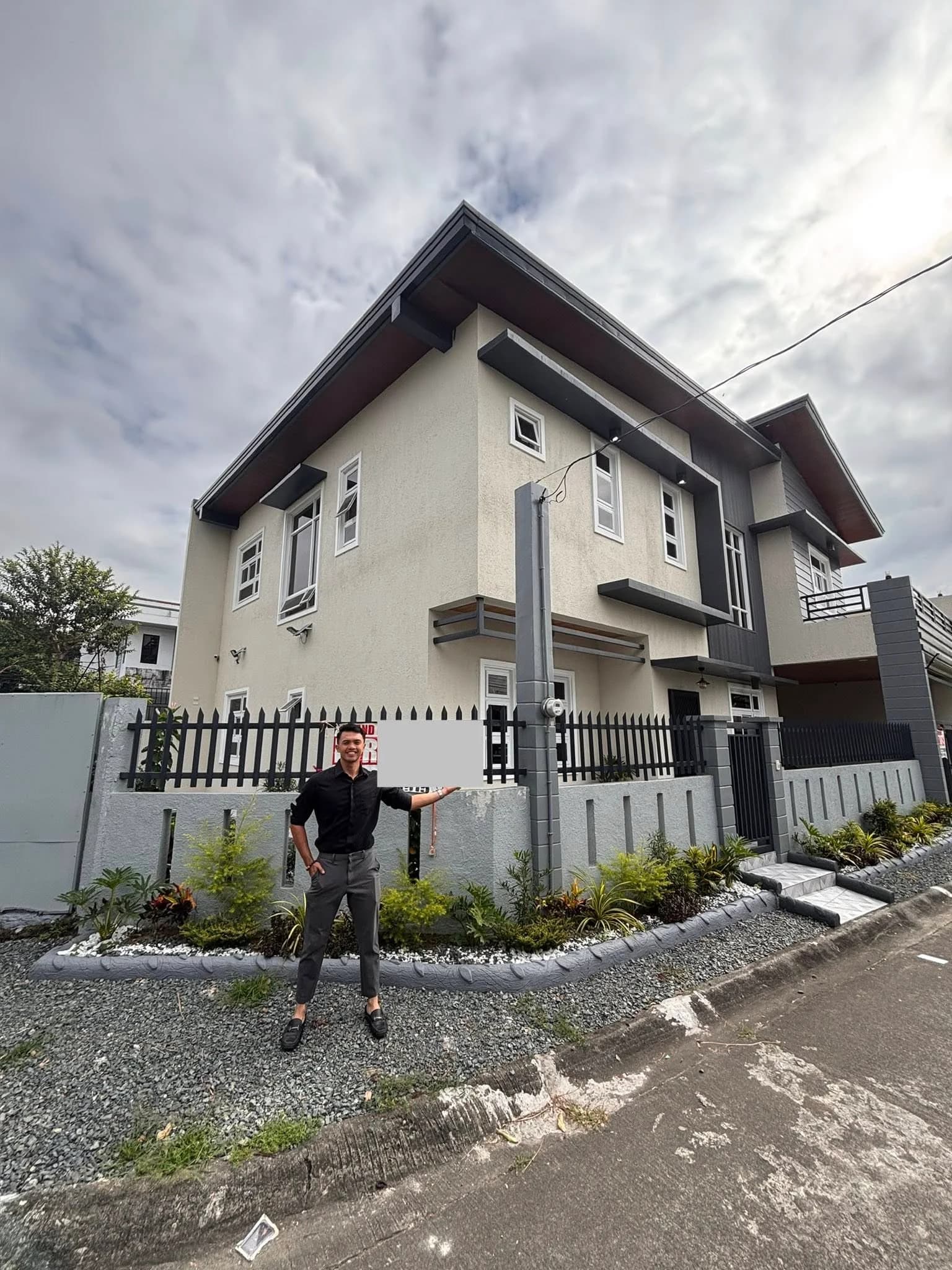 Brand New Modern 5 BR House and Lot For Sale in BF Resort Village, Las Piñas City