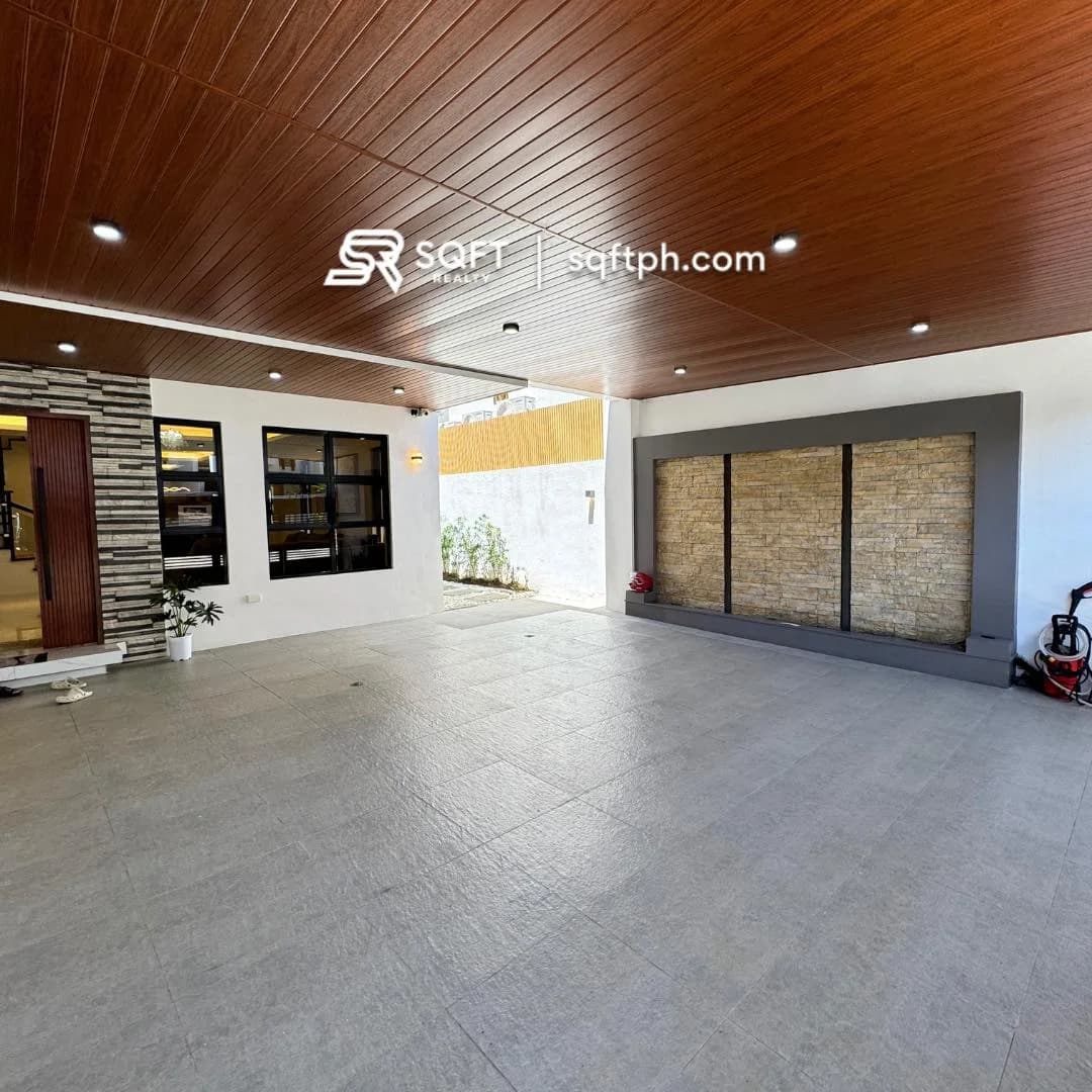 Brand New Modern Furnished House and Lot In BF Resort Village, Las Piñas City