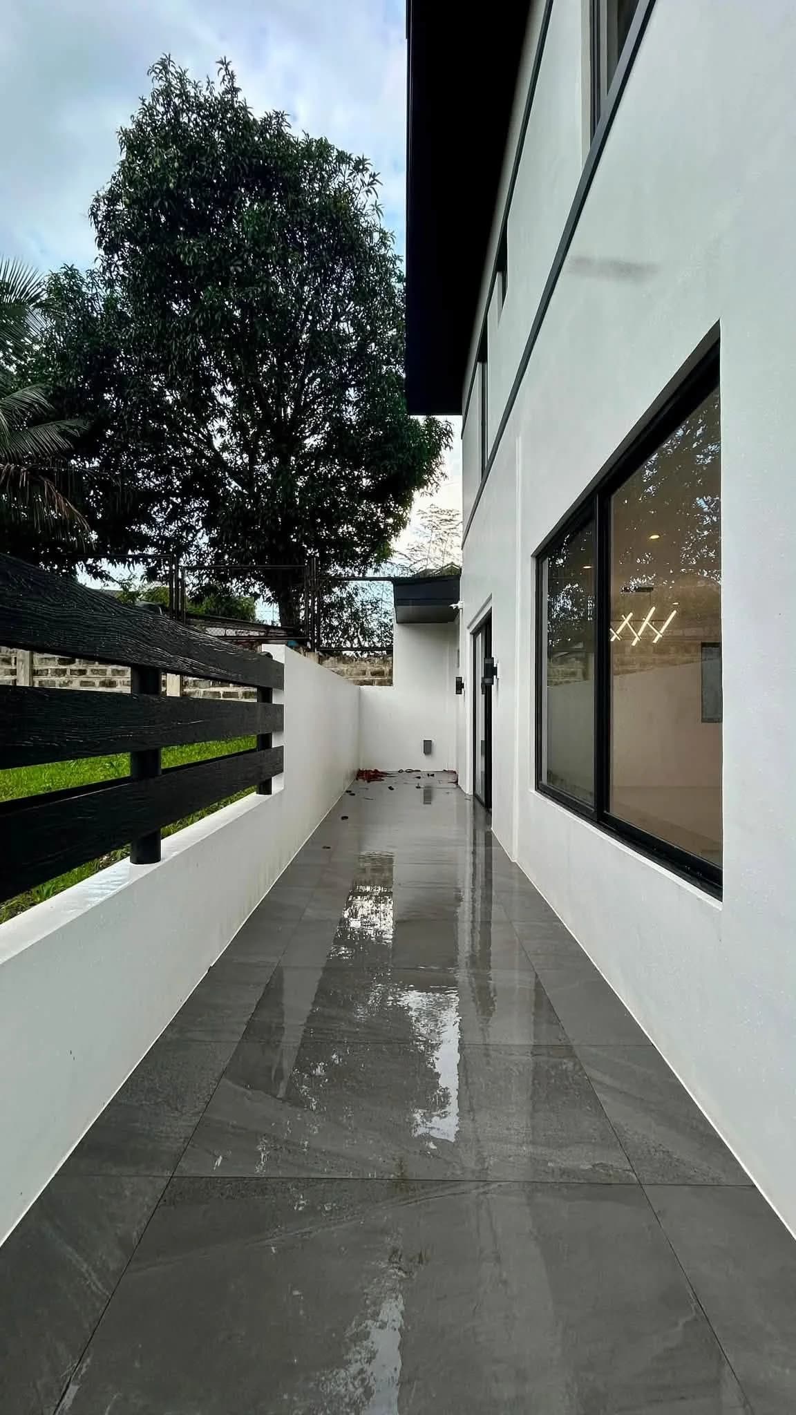 Upscale 4 Bedroom Home For Sale in Solen Residences, Greenfield City, Sta Rosa, Laguna — Photo 5