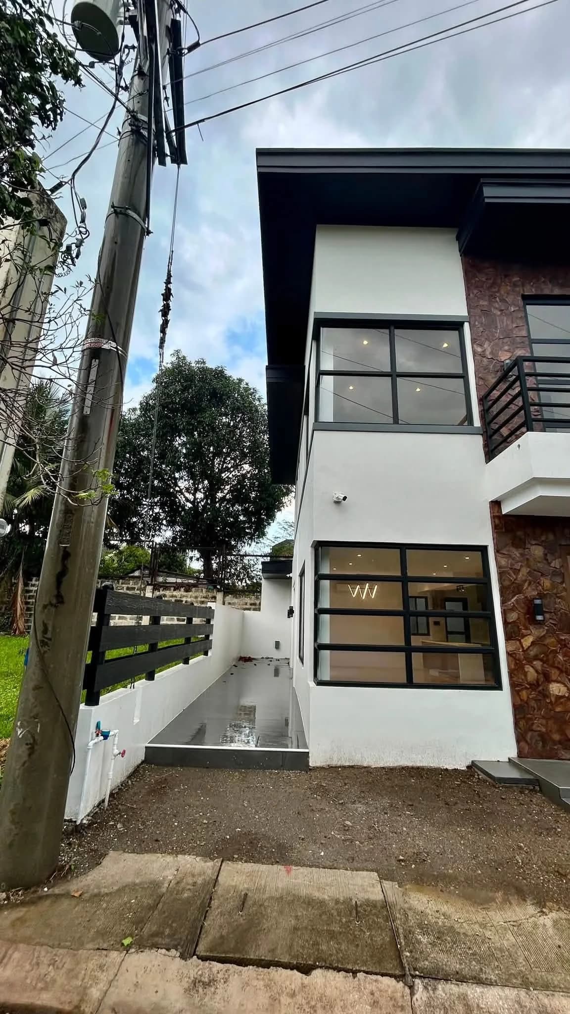 Upscale 4 Bedroom Home For Sale in Solen Residences, Greenfield City, Sta Rosa, Laguna — Photo 4