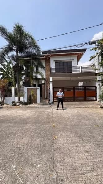Renovated 5BR House and Lot For Sale in BF Resort Village, Las Piñas City