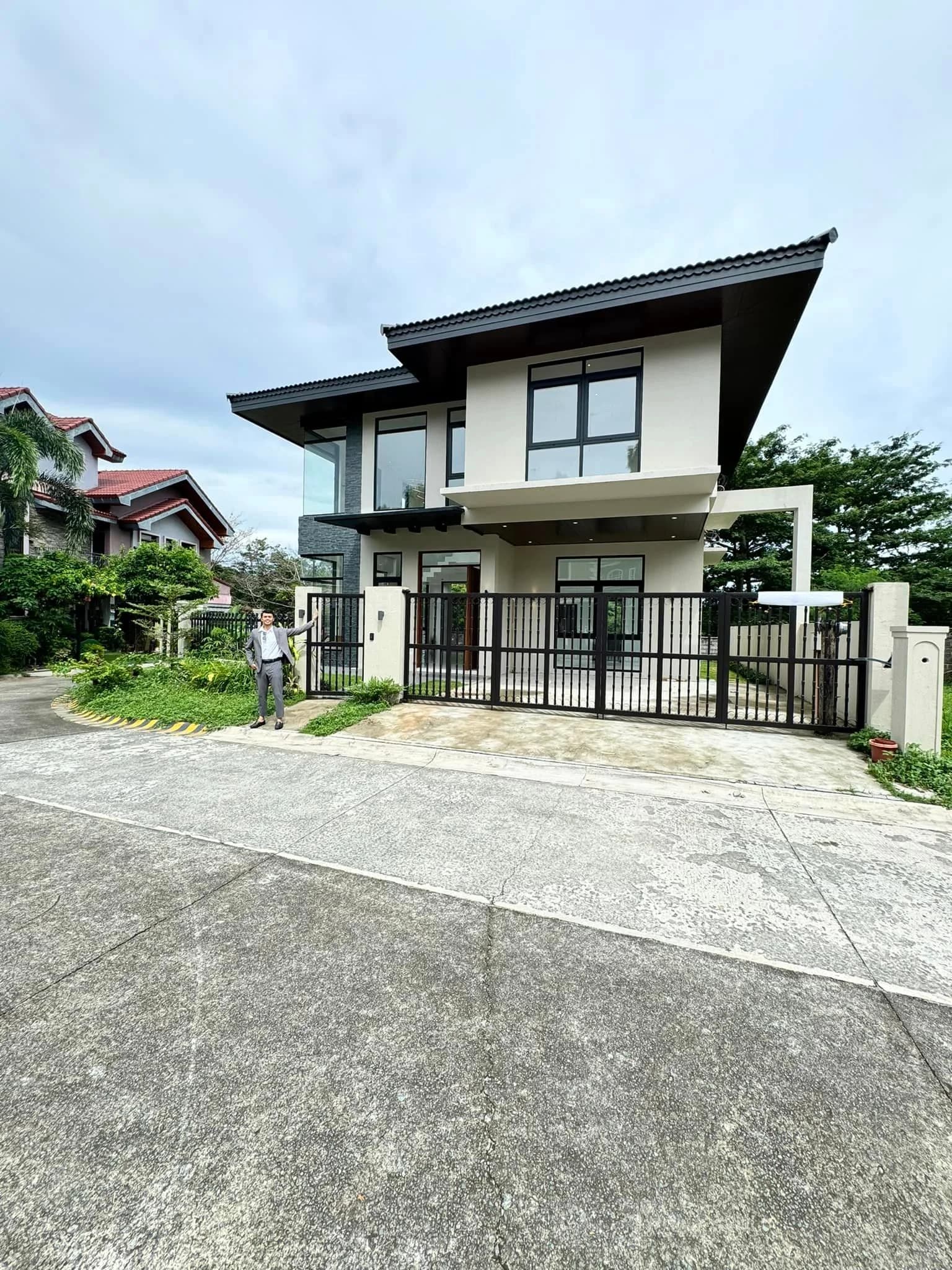 Brand New Modish House and Lot for Sale in Portofino Heights, Las Piñas City