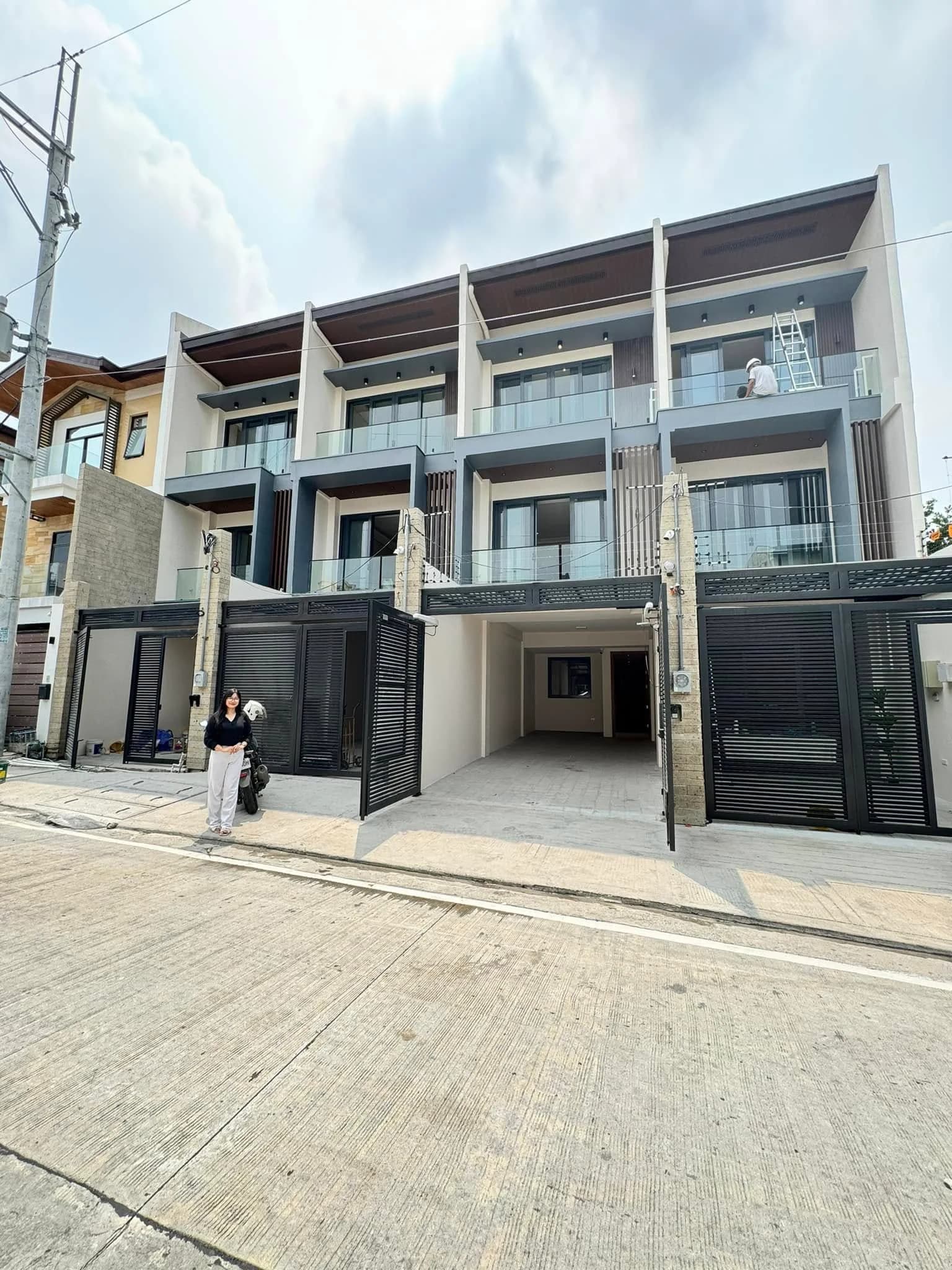 Brand New Modern 4BR Townhouse For Sale in Sikatuna Village, Diliman, Quezon City ( Unit B )