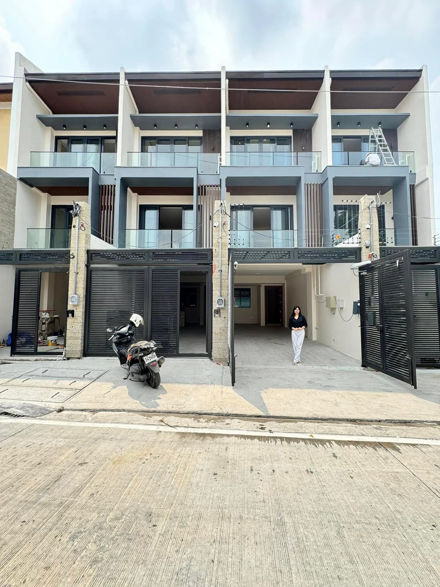 Brand New Modern 4BR Townhouse For Sale in Sikatuna Village, Diliman, Quezon City ( Unit B )