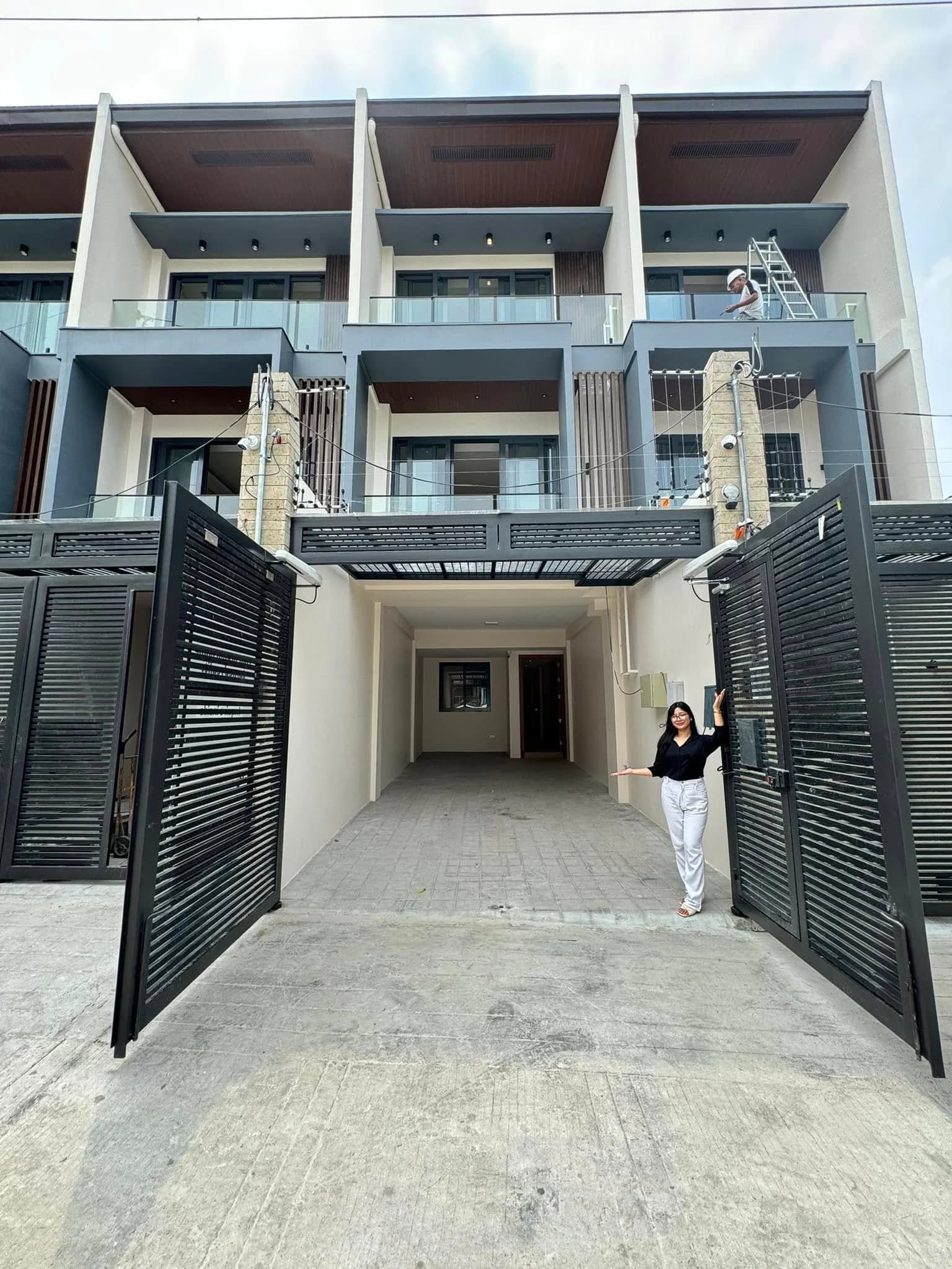 Brand New Modern 4BR Townhouse For Sale in Sikatuna Village, Diliman, Quezon City ( Unit B )