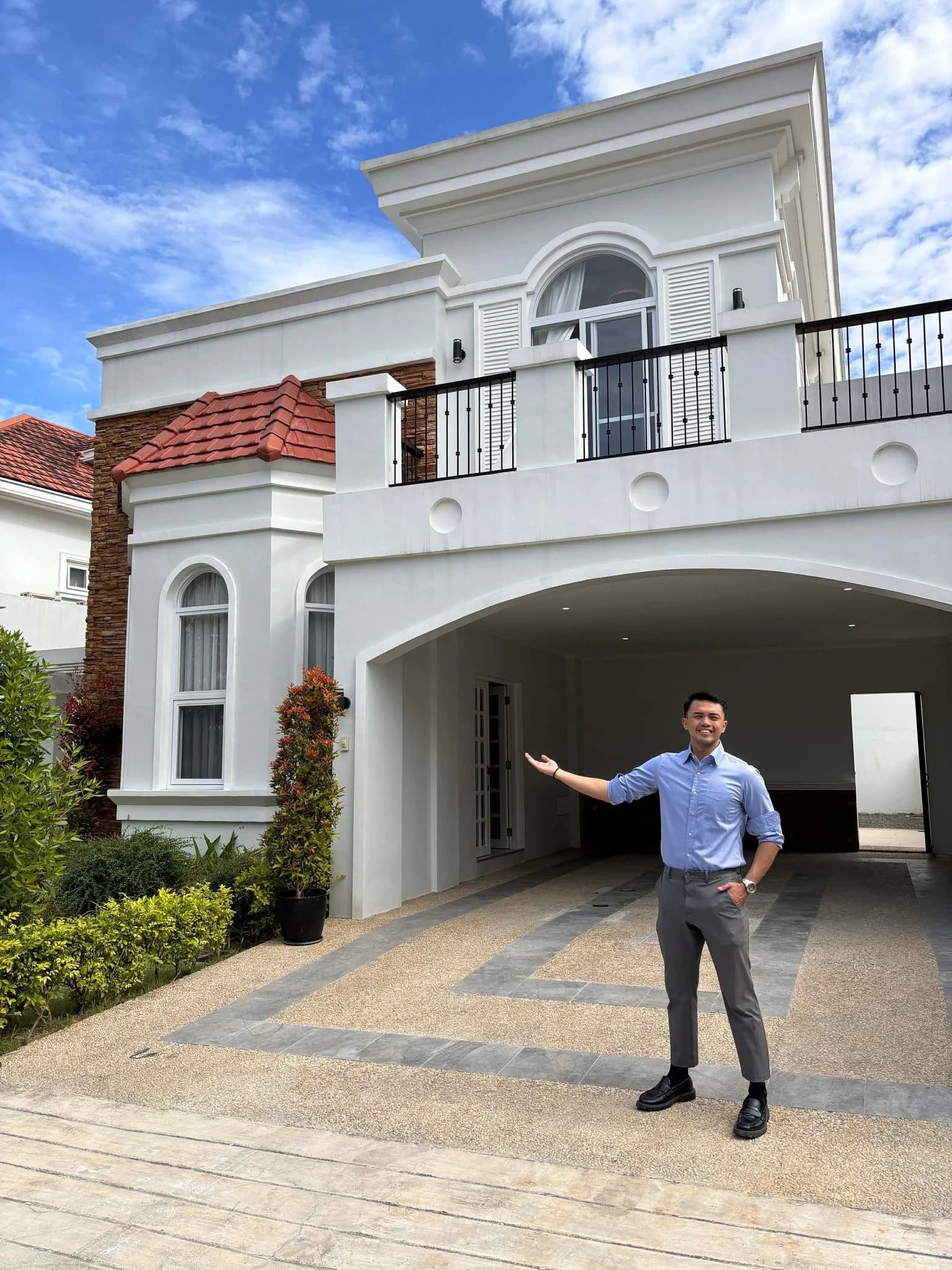 Brand New Elegant House and Lot For Sale in Almanza Dos, Las Piñas City