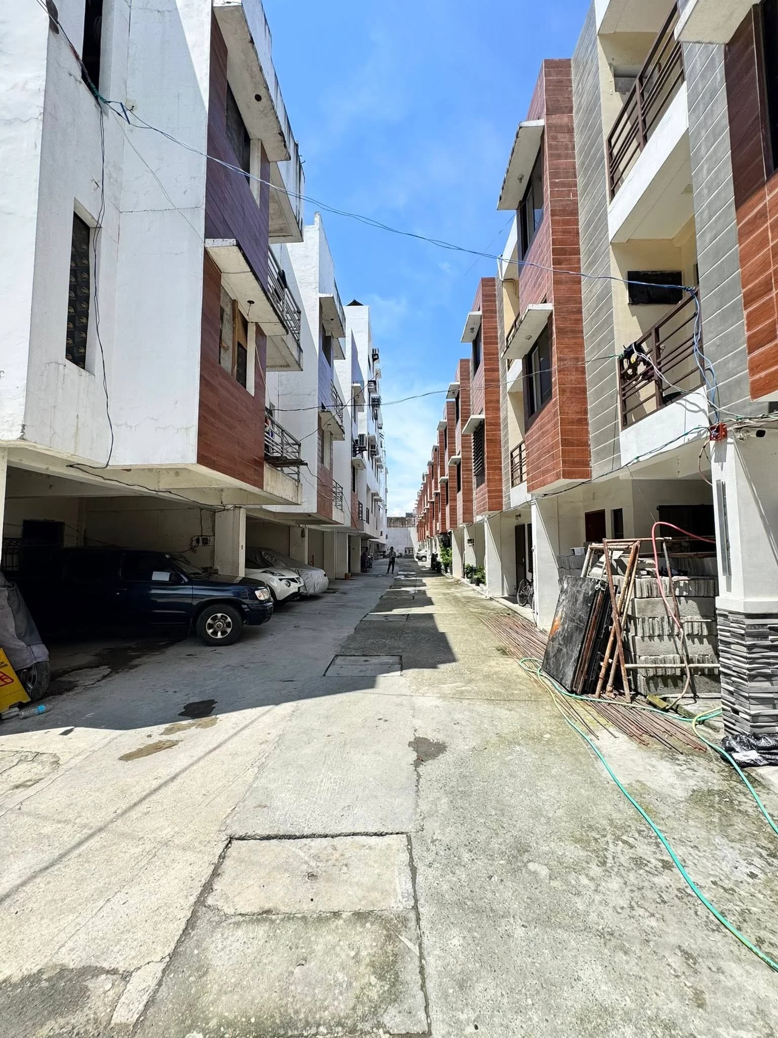 Brand New 3 Storey Townhouse For Sale In Brgy., Moonwalk, Parañaque City (Few Units Left! – Price Range P6.5M+ to P10.5M+)