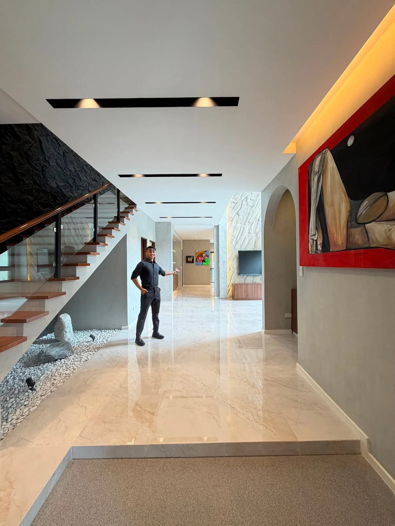 Brand New Elegant House w/Pool For Sale in BF Resort Village, Las Piñas City — Photo 5