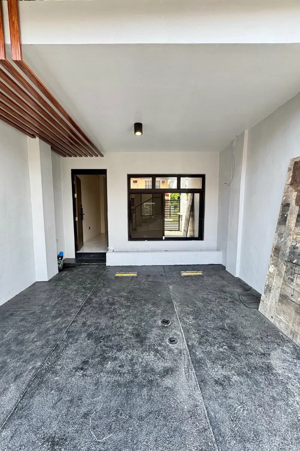 Modern 3 Storey House and Lot For Sale in Sucat, Parañaque