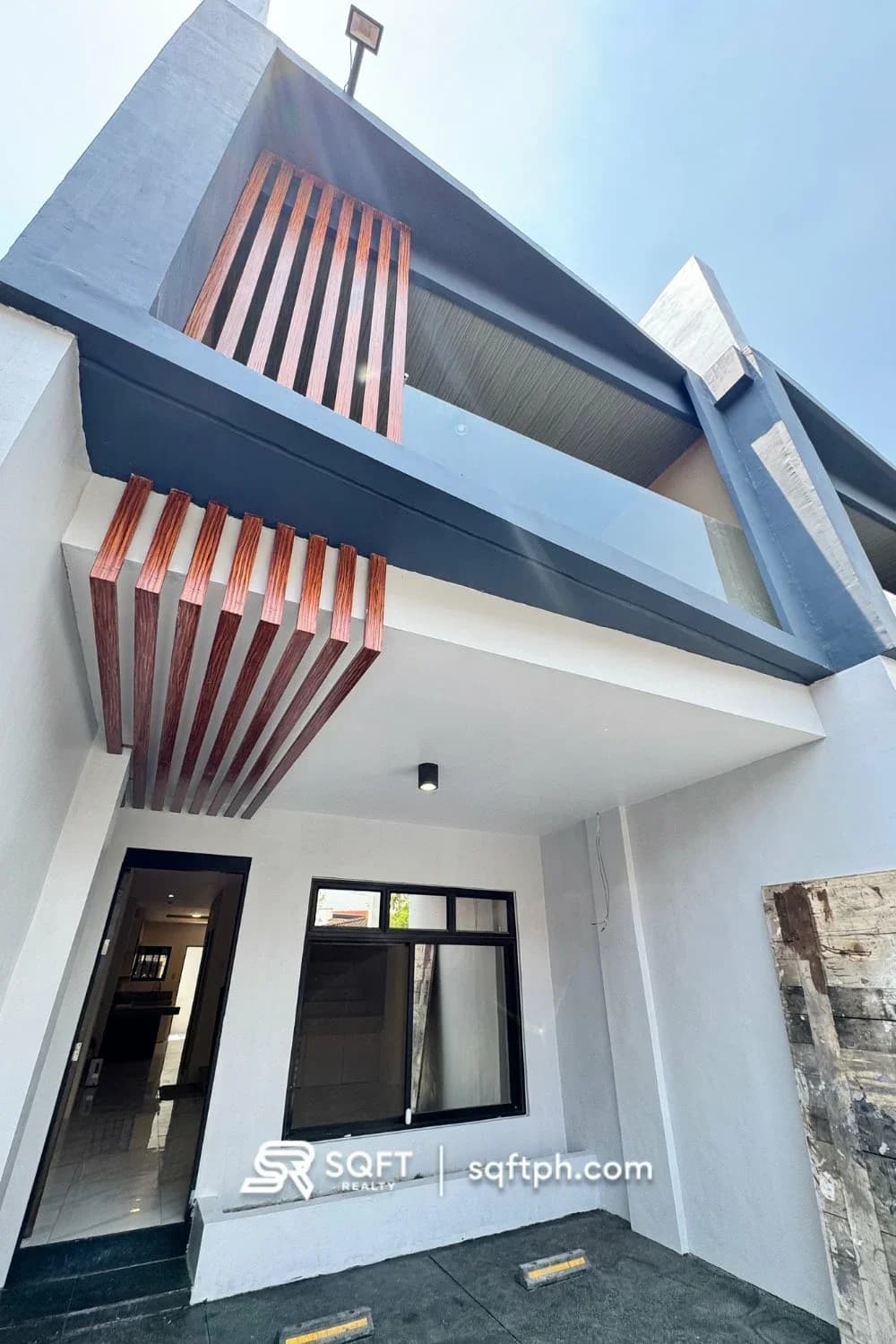 Modern 3 Storey House and Lot For Sale in Sucat, Parañaque