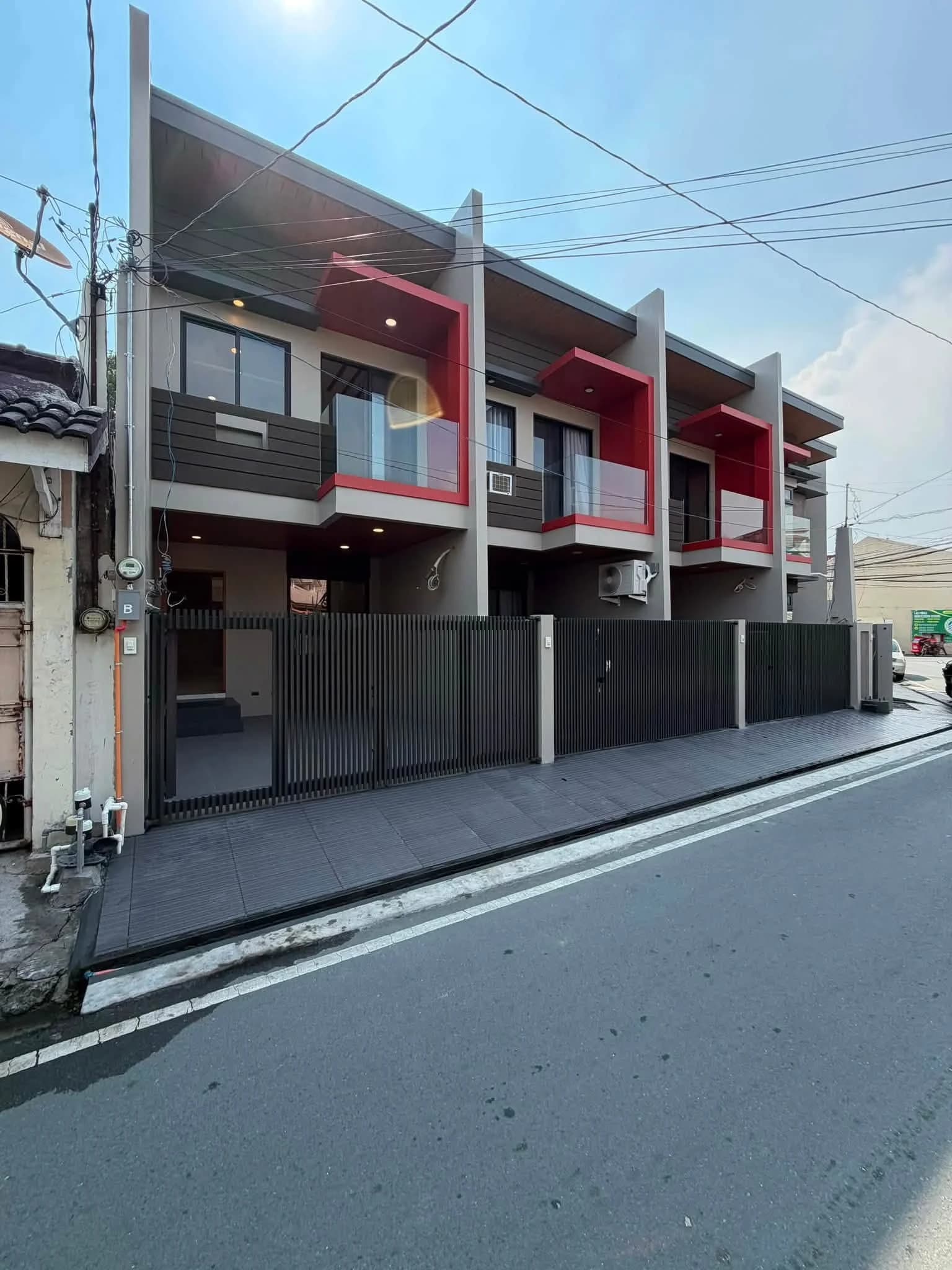 Brand New 4BR Townhouse For Sale in Doña Manuela, Las Piñas City — Photo 1