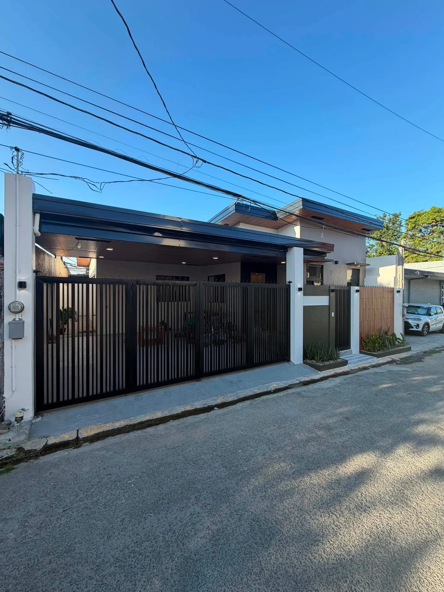 Brand New Elegant Bungalow For Sale in Pilar Village, Las Piñas City — Photo 3