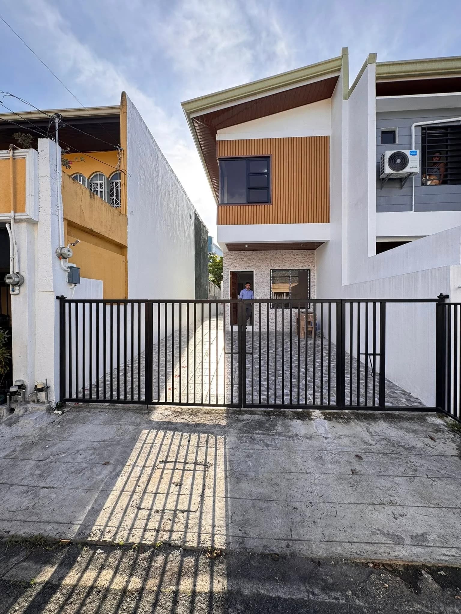 Brand New Modern 4 BR House & Lot For Sale in Sucat, Parañaque City