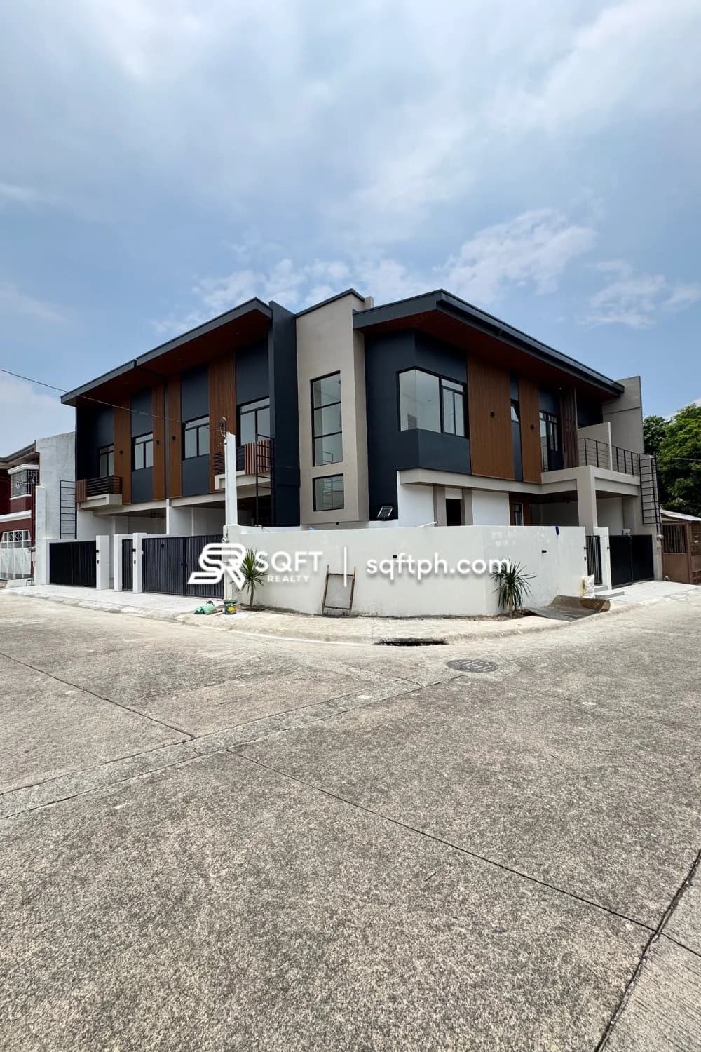 Brand New Elegant House and Lot For Sale in BF Resort Village, Las Piñas City
