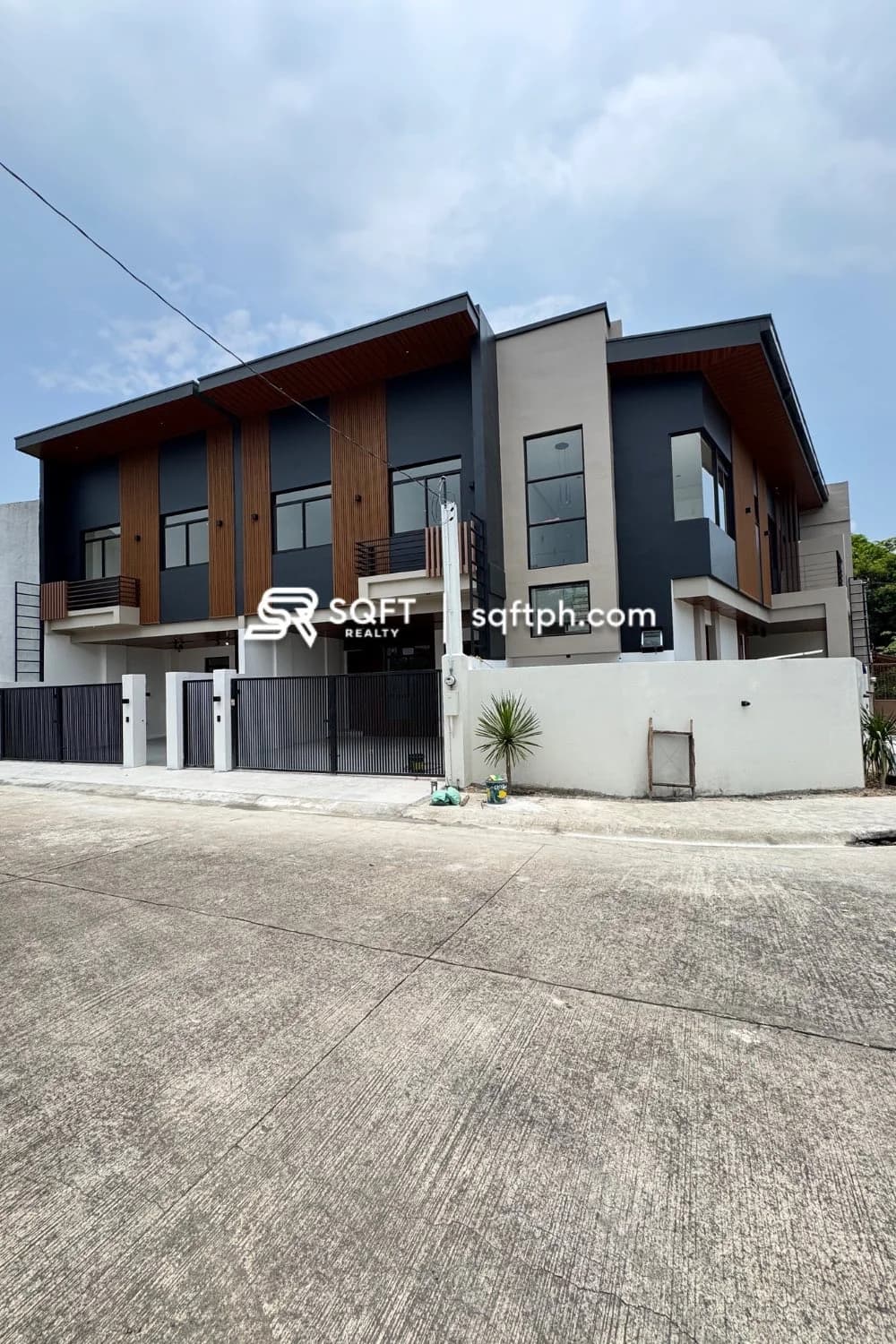 Brand New Elegant House and Lot For Sale in BF Resort Village, Las Piñas City