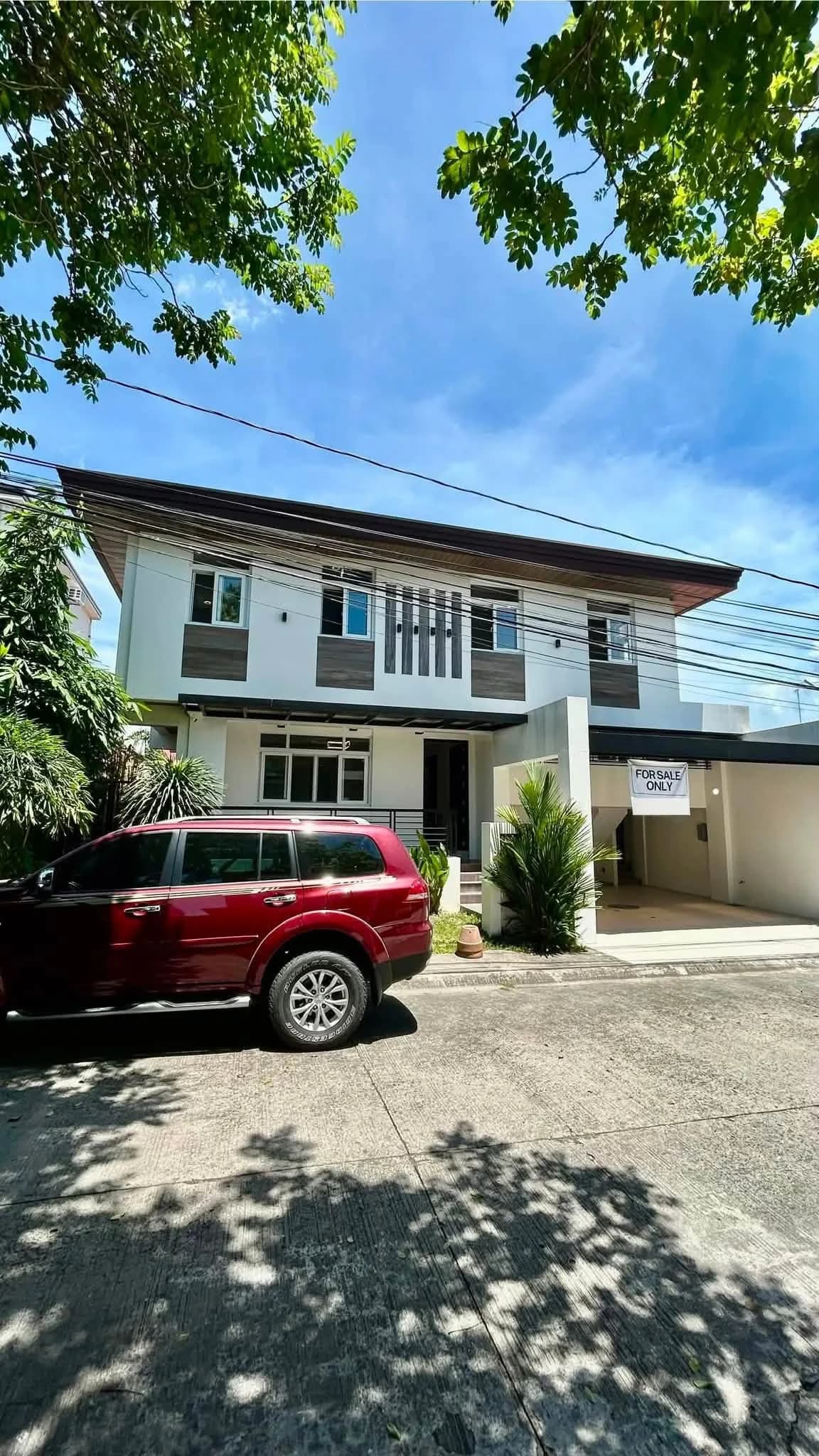 Modern Contemporary 4BR House and Lot For Sale in BF Homes, Parañaque City — Photo 2