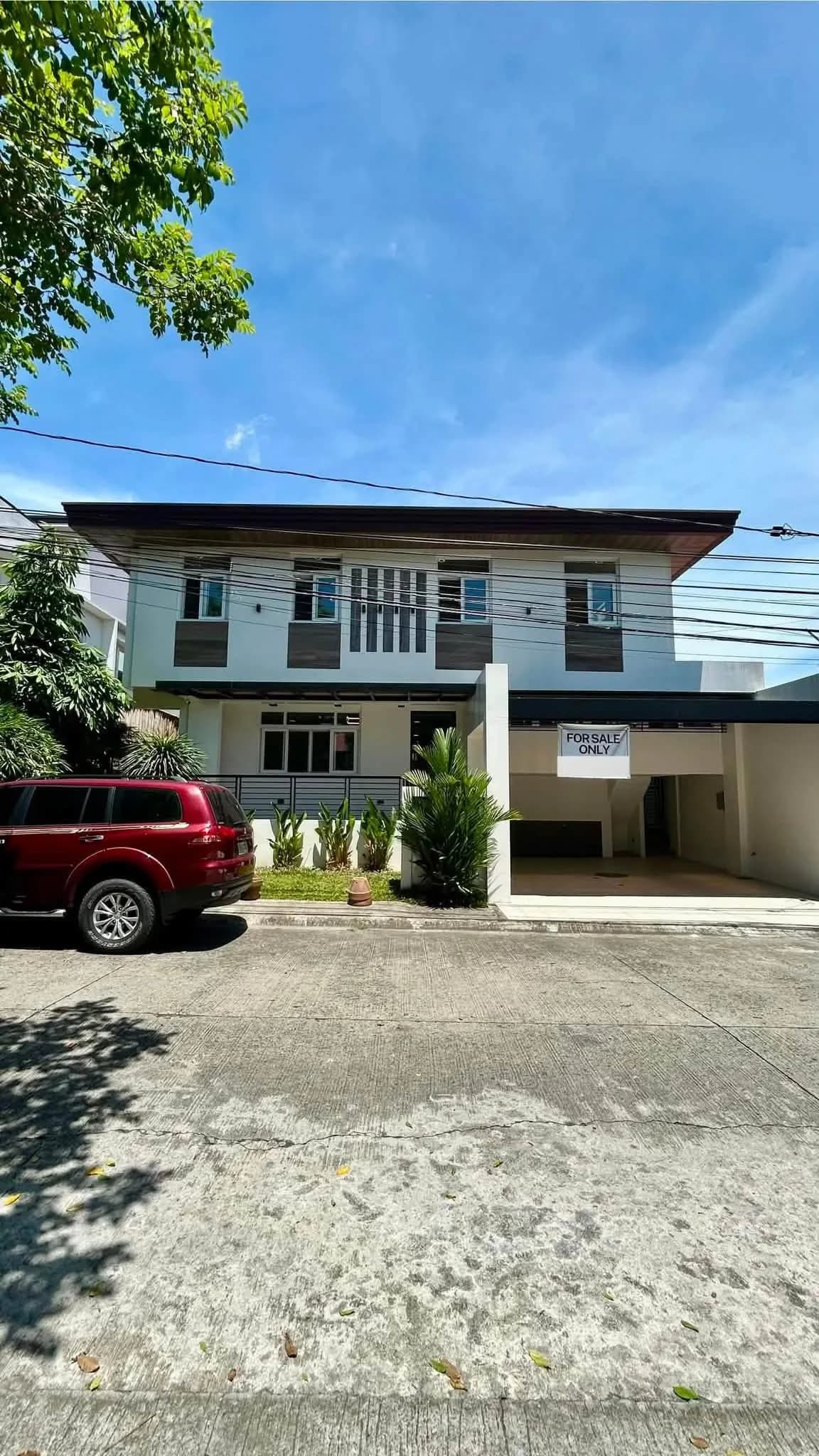 Modern Contemporary 4BR House and Lot For Sale in BF Homes, Parañaque City — Photo 1