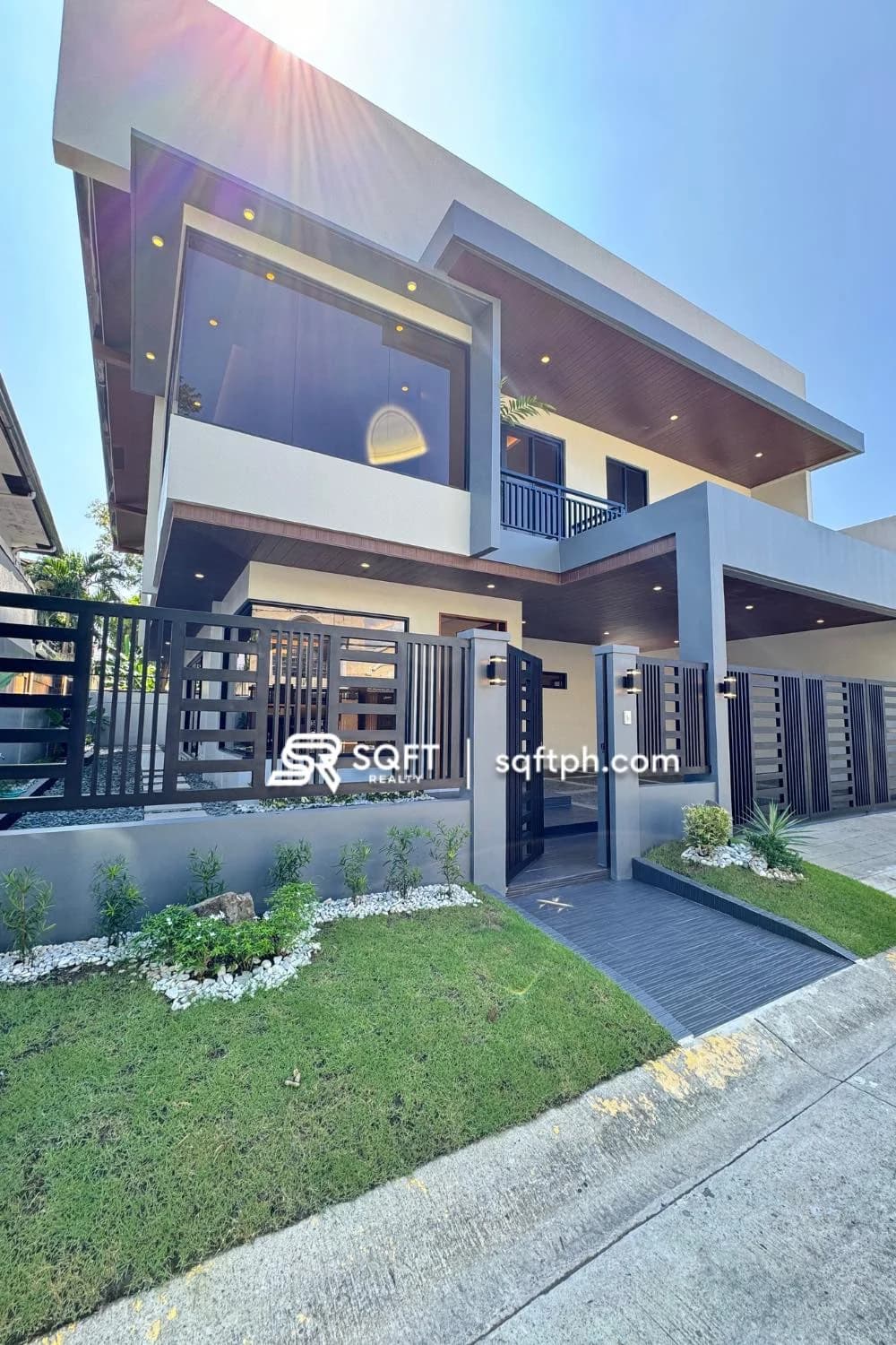 Brand New Lavish House And Lot For Sale in BF Homes Las Pinas