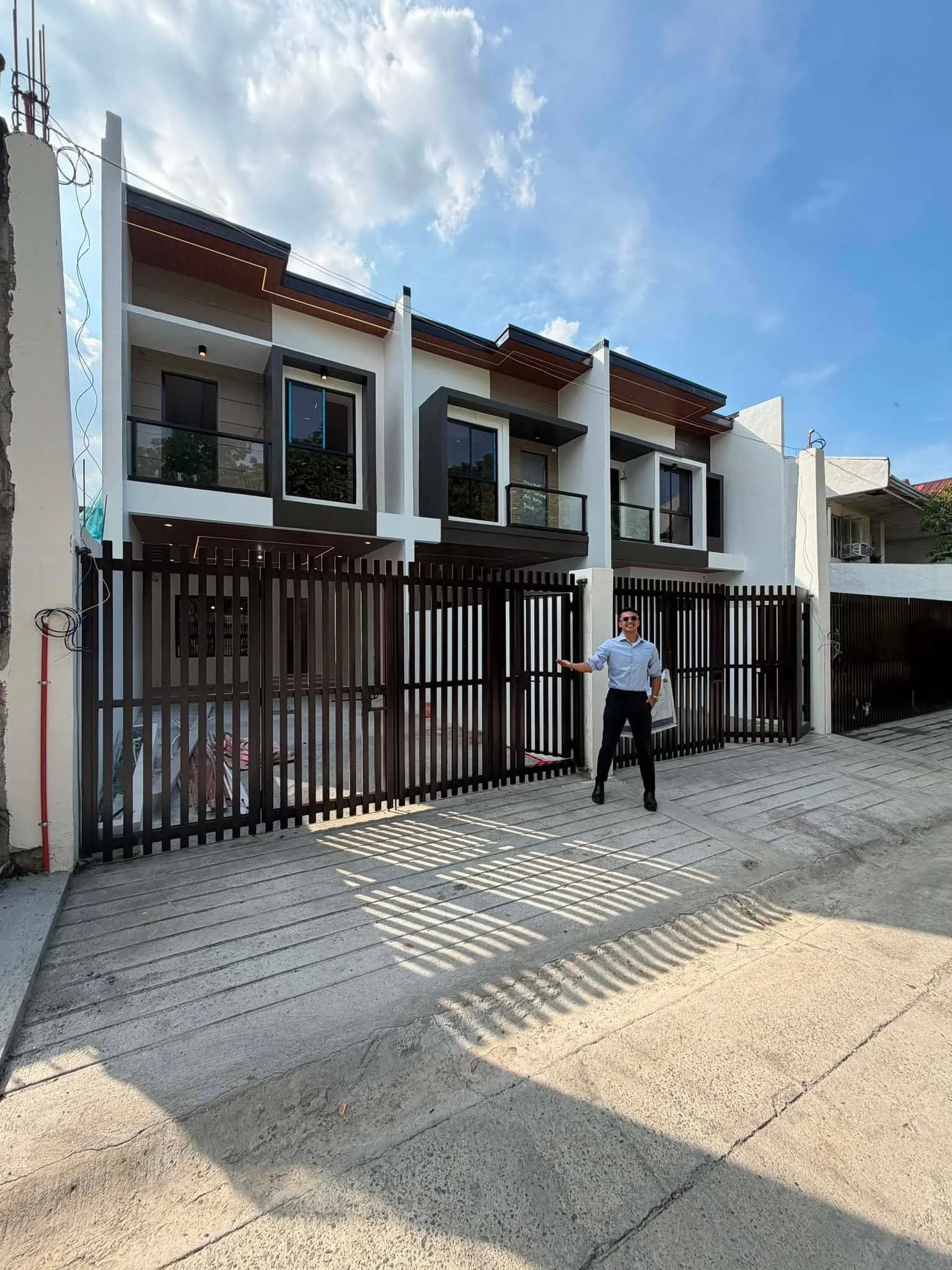 Brand New Elegant 4BR House and Lot For Sale in Talon Uno, Las Piñas City — Photo 2