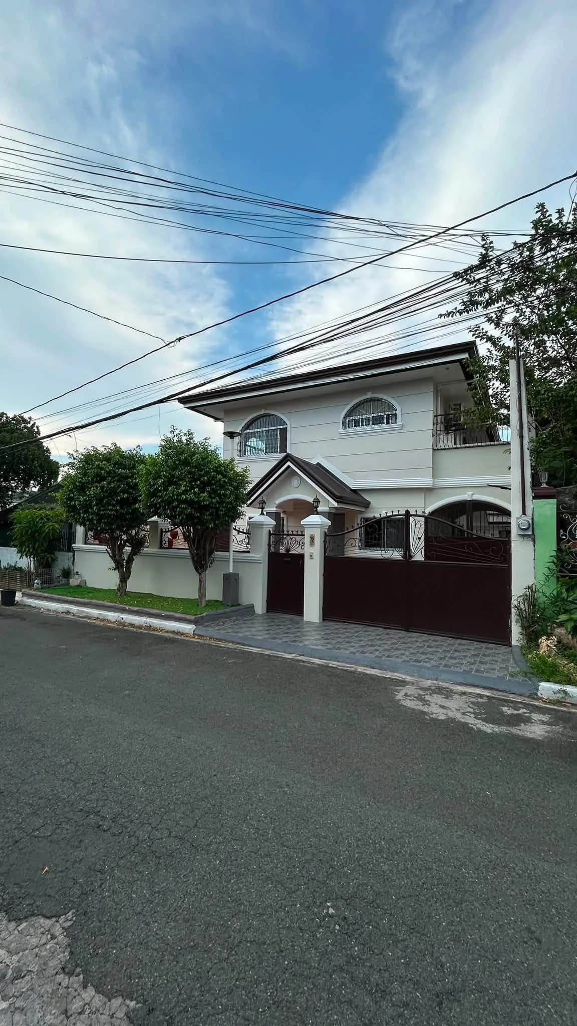 Pre-Owned 4BR House for Sale in Better Living, Parañaque City — Photo 2