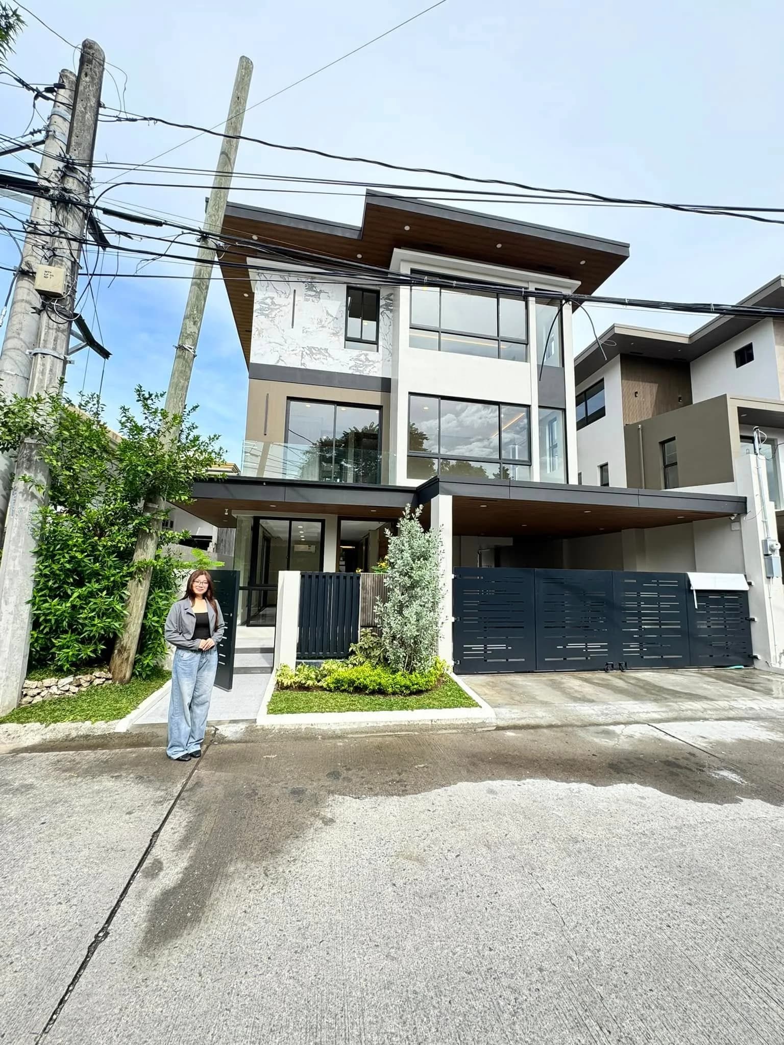 Modern Contemporary 5BR House and Lot for Sale in BF Homes, Parañaque