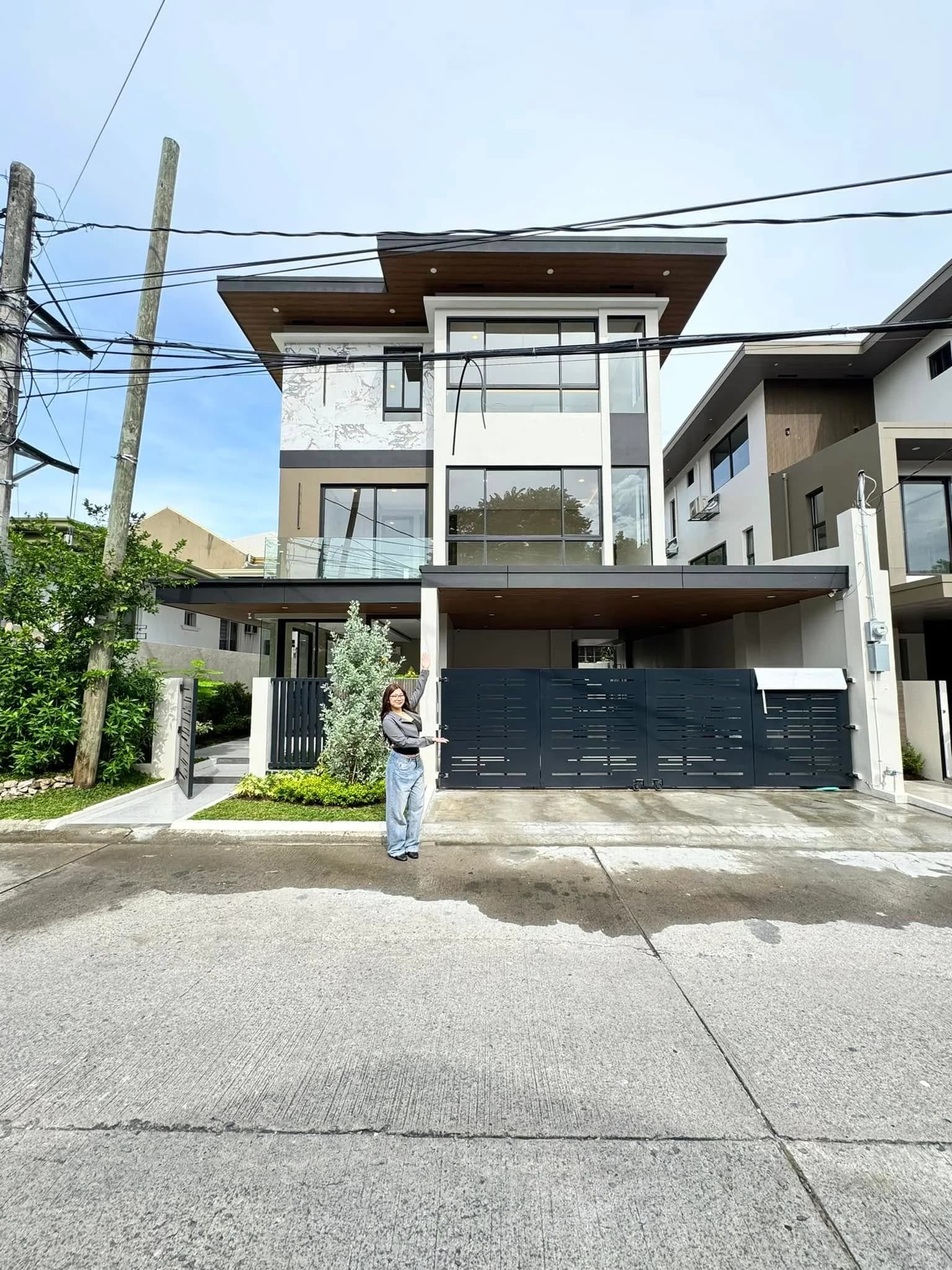 Modern Contemporary 5BR House and Lot for Sale in BF Homes, Parañaque