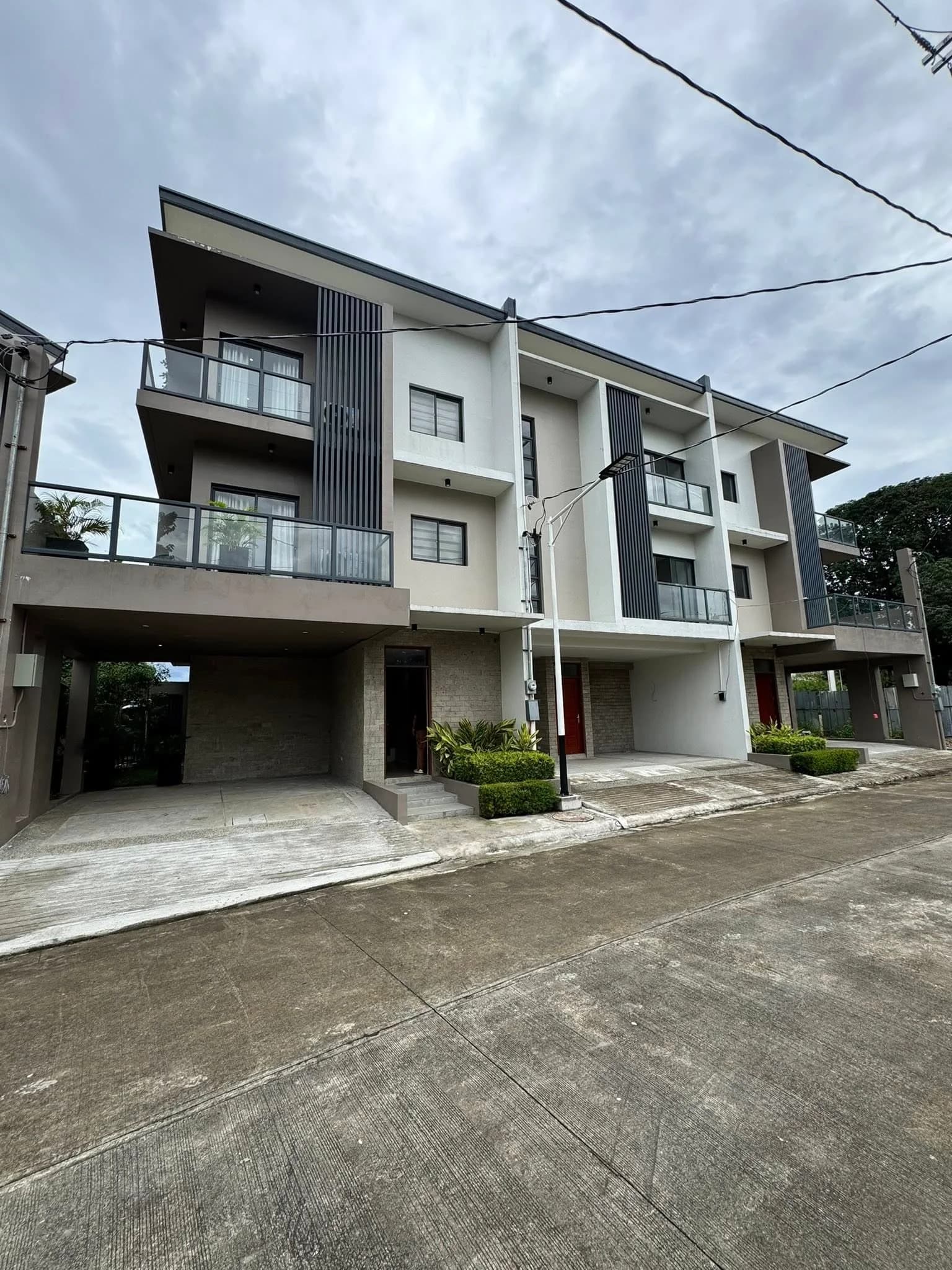 Brand New Modern RFO & Pre – Selling House and Lot for Sale w/ Resort Like Amenities in Palmera Homes, Quezon City (Low & Flexible DP Term)