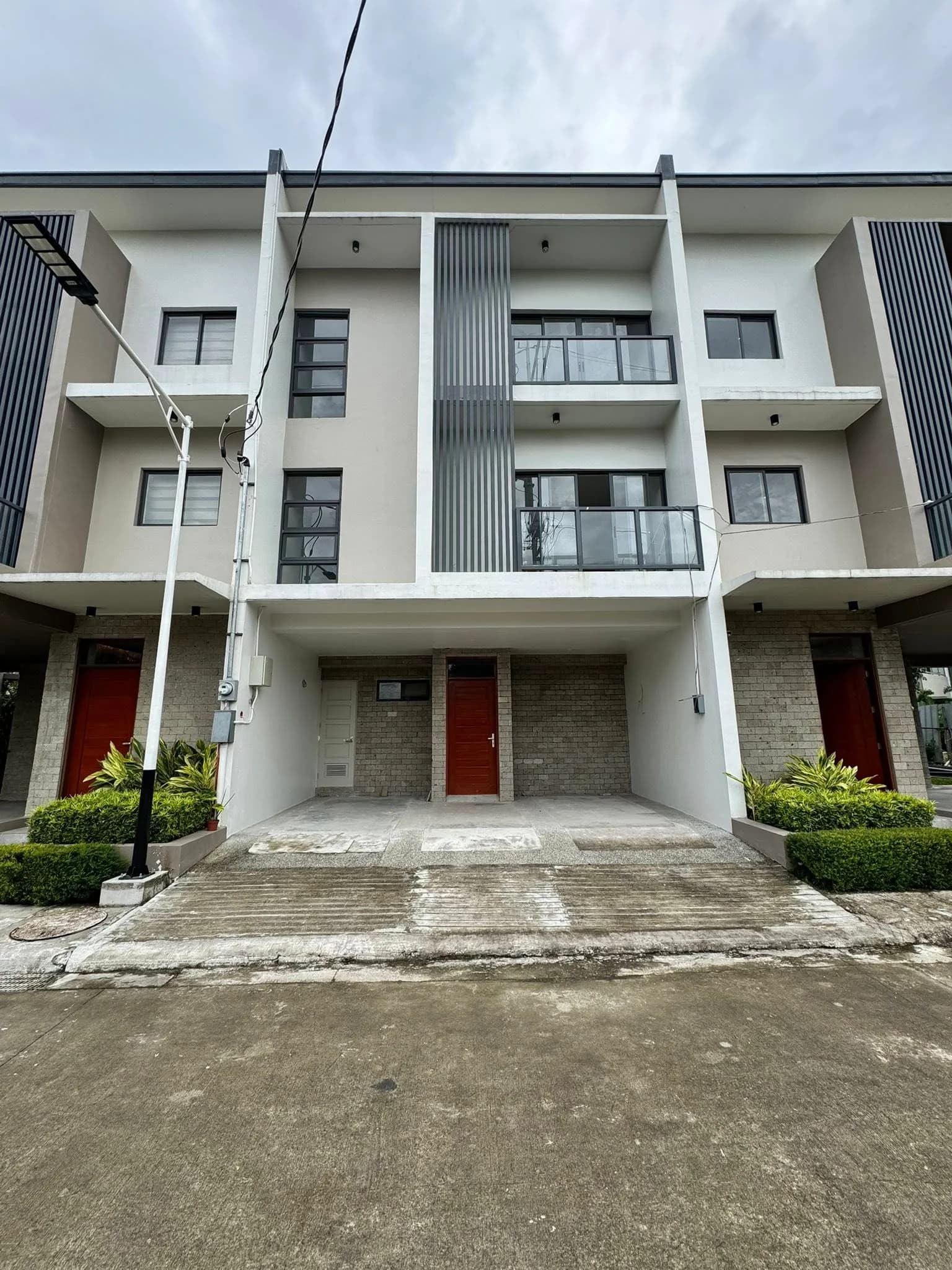 Brand New Modern RFO & Pre – Selling House and Lot for Sale w/ Resort Like Amenities in Palmera Homes, Quezon City (Low & Flexible DP Term)