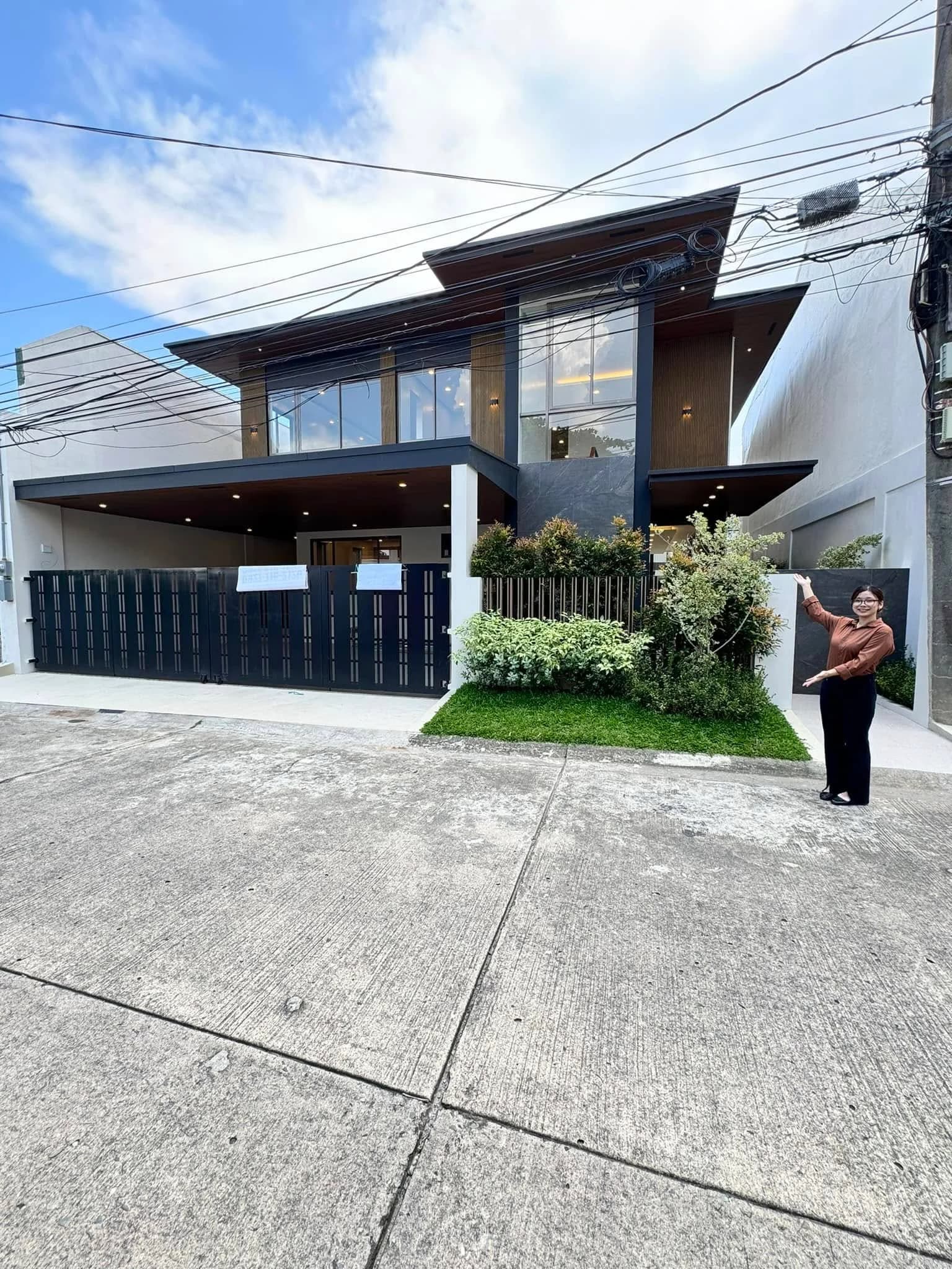 Brand New Lavish House and Lot For Sale in BF Homes Parañaque City