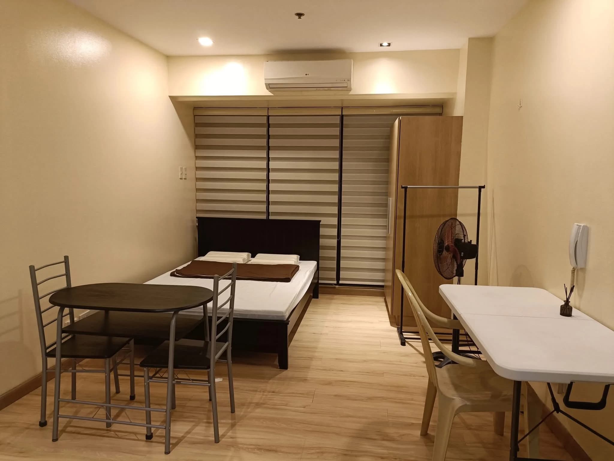 Rush Sale: Studio Unit at Knightsbridge Residences, Century City, Makati