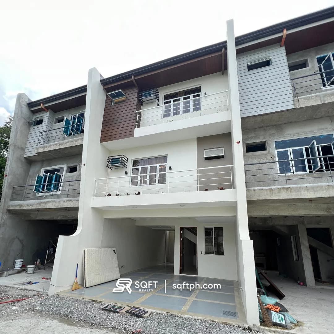 Brand New Modern 3 Storey Townhouse in For Sale in Merville Paranaque City ( Unit E )