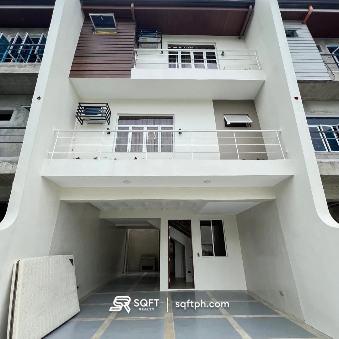 Brand New Modern 3 Storey Townhouse in For Sale in Merville Paranaque City ( Unit E )