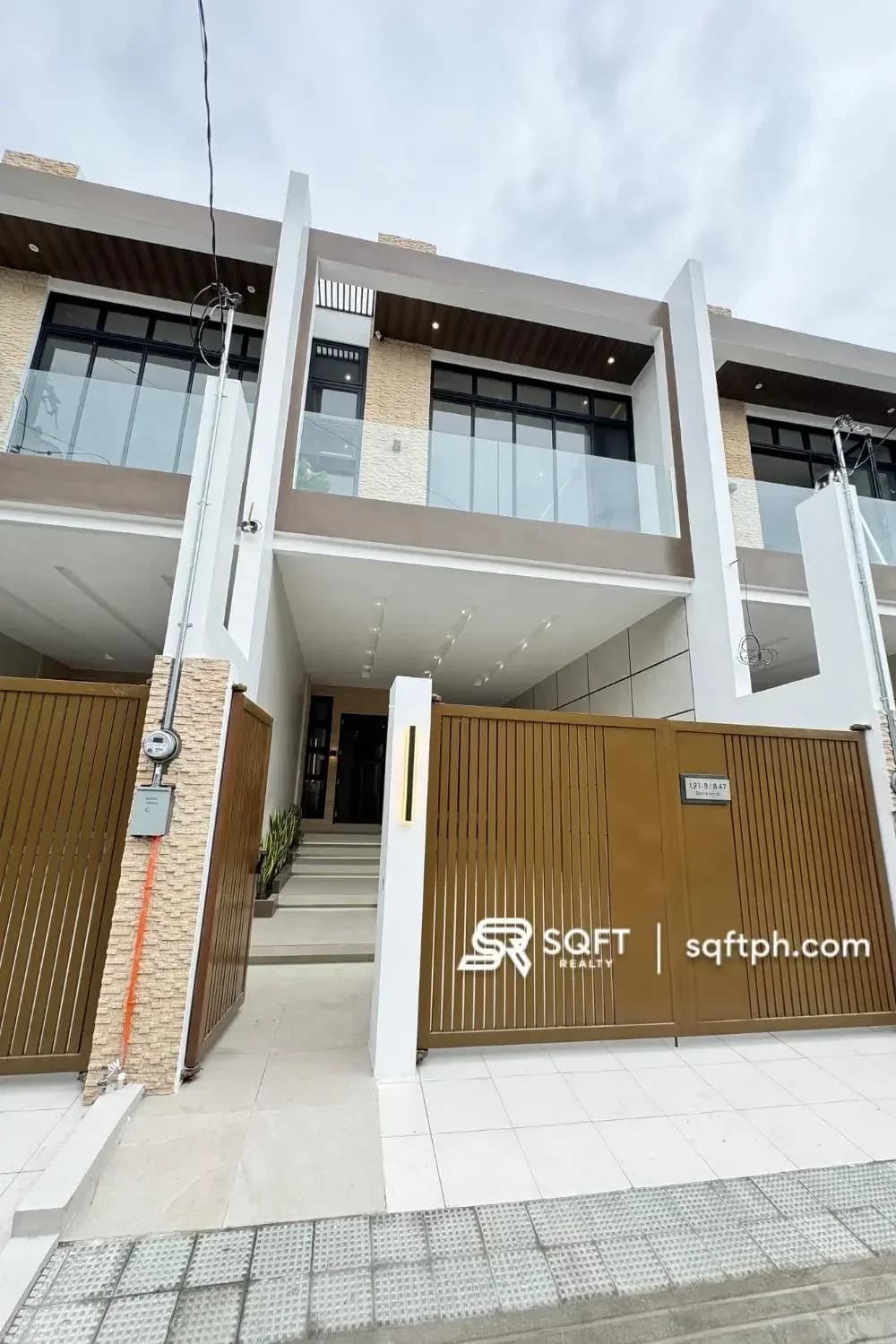 Elegant Contemporary Minimalist Triplex For Sale in BF Resort Village, Las Piñas City