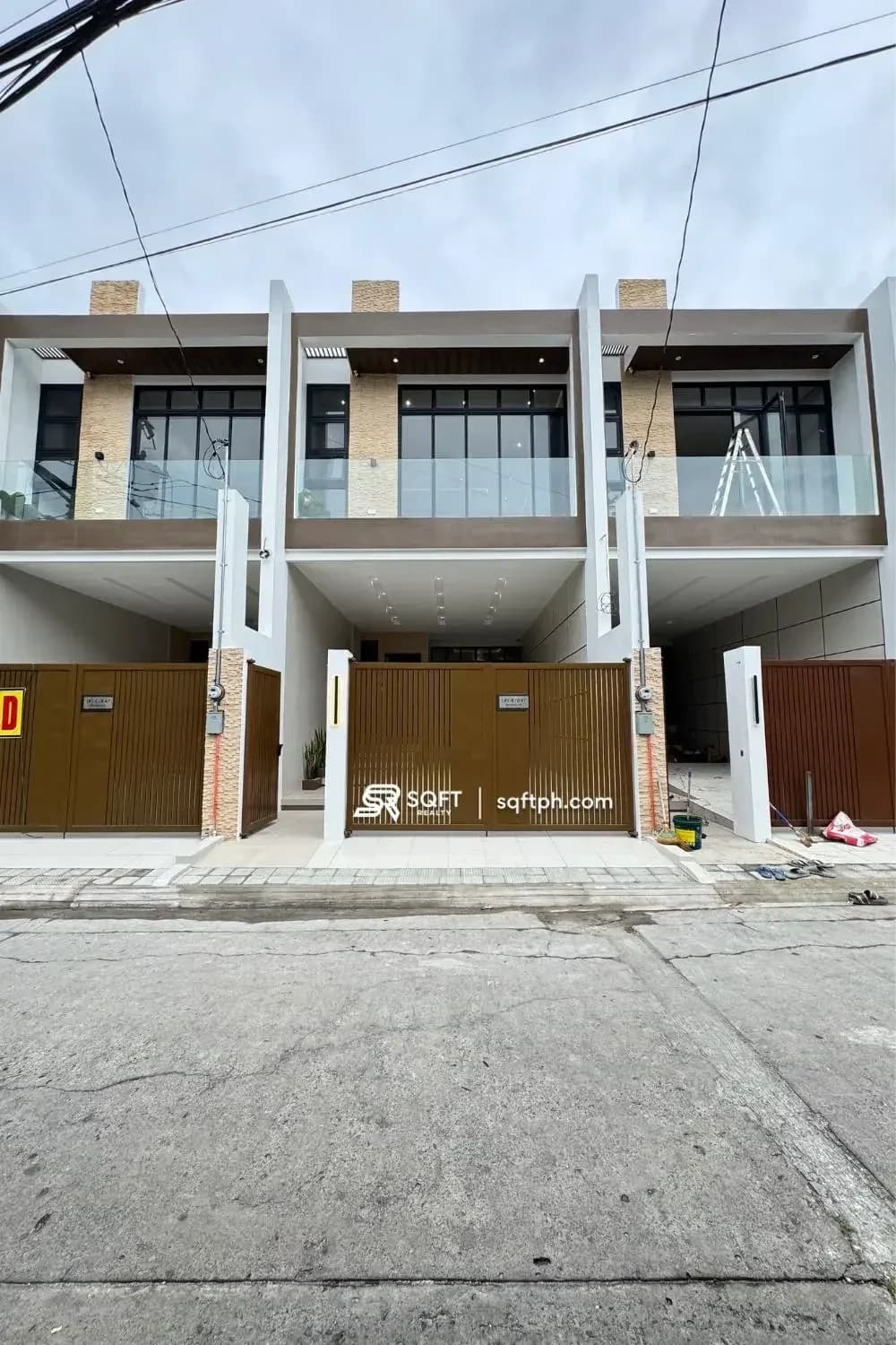 Elegant Contemporary Minimalist Triplex For Sale in BF Resort Village, Las Piñas City