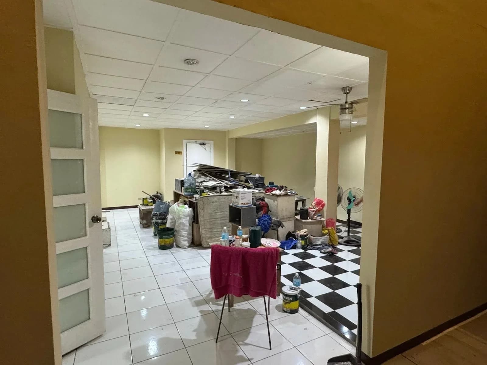 For Rent: Commercial Building in Osmeña Highway Makati City