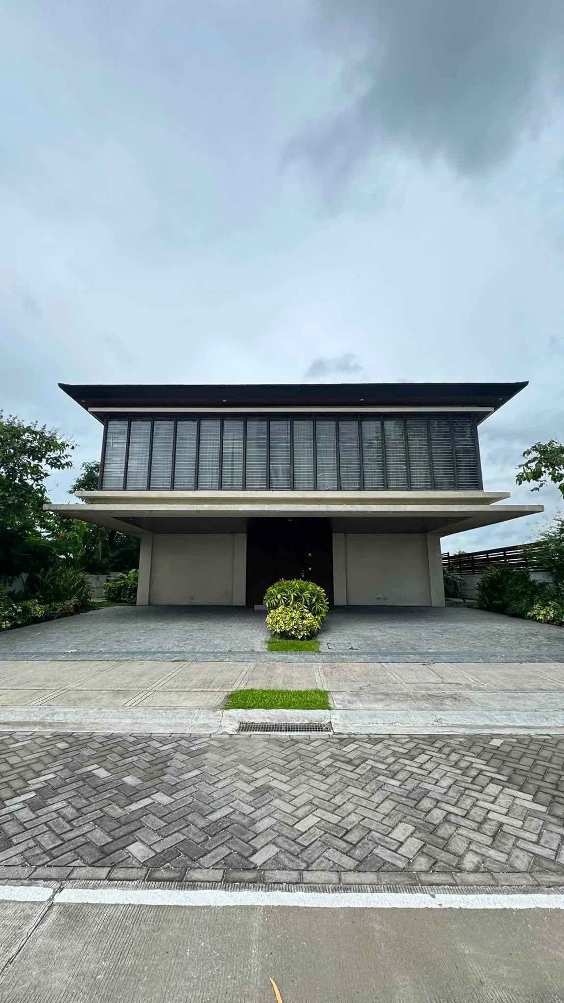 Brand New Modern 4BR Luxury Home For Sale in Santa Rosa, Laguna