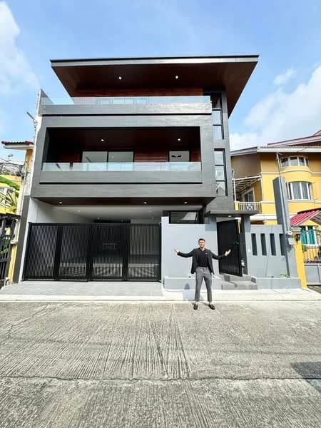 Brand New Modern House with Swimming Pool For Sale in Marcelo Green Village, Parañaque City