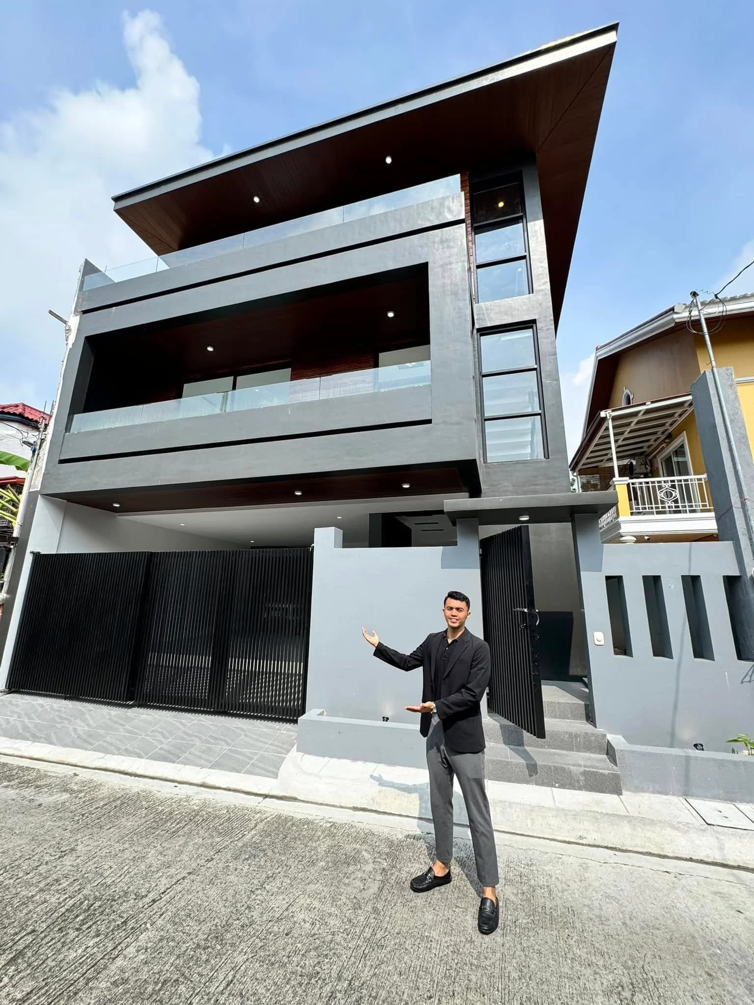 Brand New Modern House with Swimming Pool For Sale in Marcelo Green Village, Parañaque City