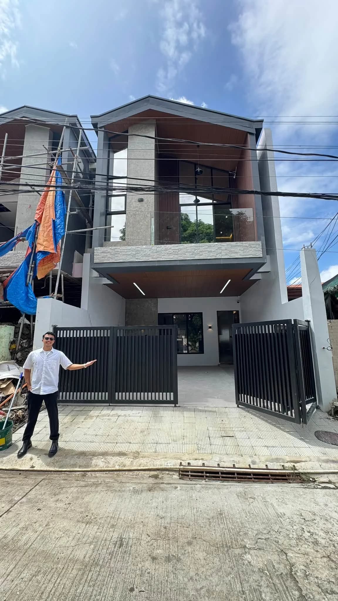 Brand New Modern 4BR House and Lot For Sale in BF Resort Village, Las Piñas City — Photo 4