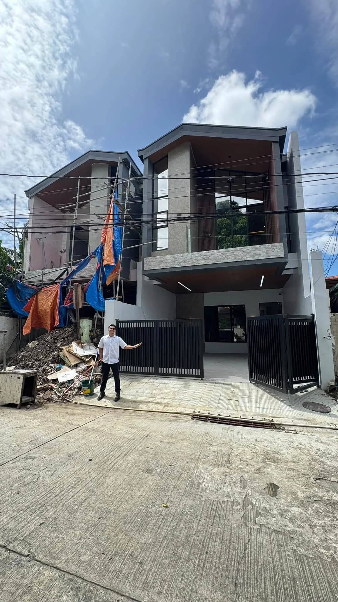 Brand New Modern 4BR House and Lot For Sale in BF Resort Village, Las Piñas City — Photo 3