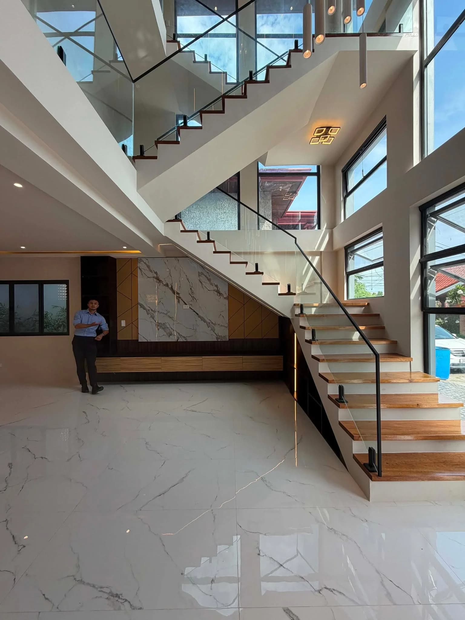 Brand New Elegant House and Lot w/Pool For Sale in BF Homes, Parañaque City — Photo 5